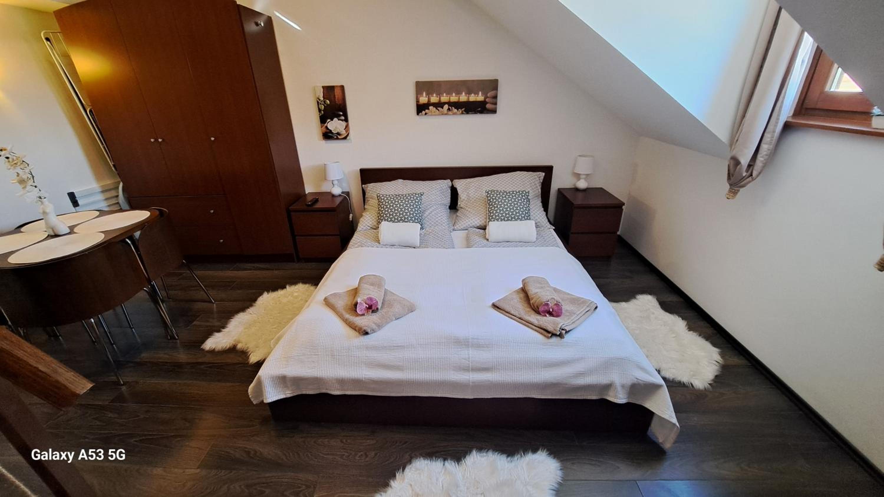 Deluxe Apartment photo 2
