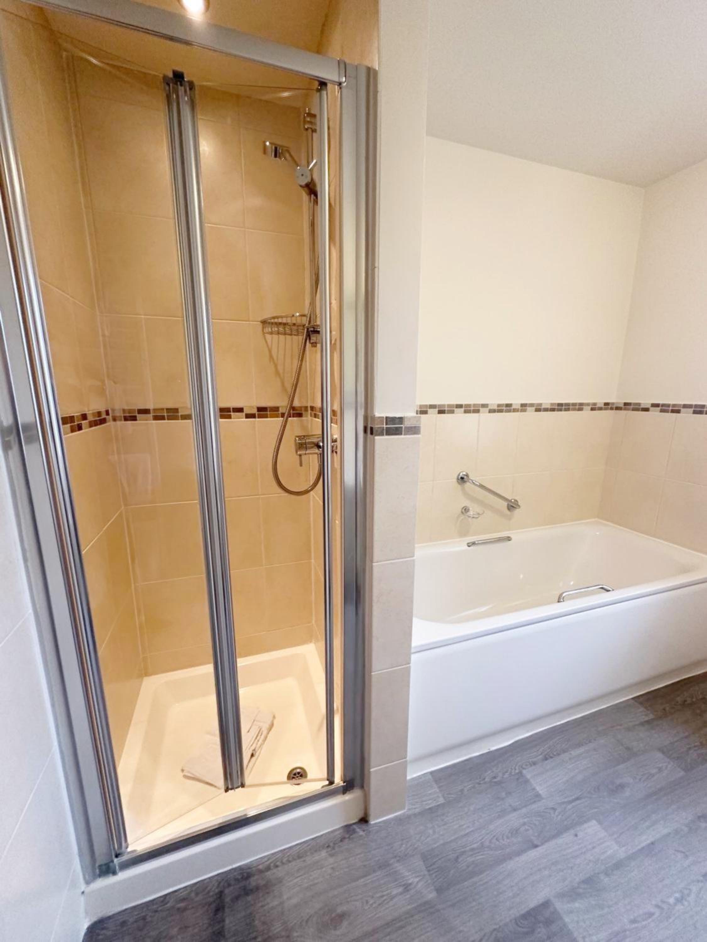 Large Double or Twin Room photo 2