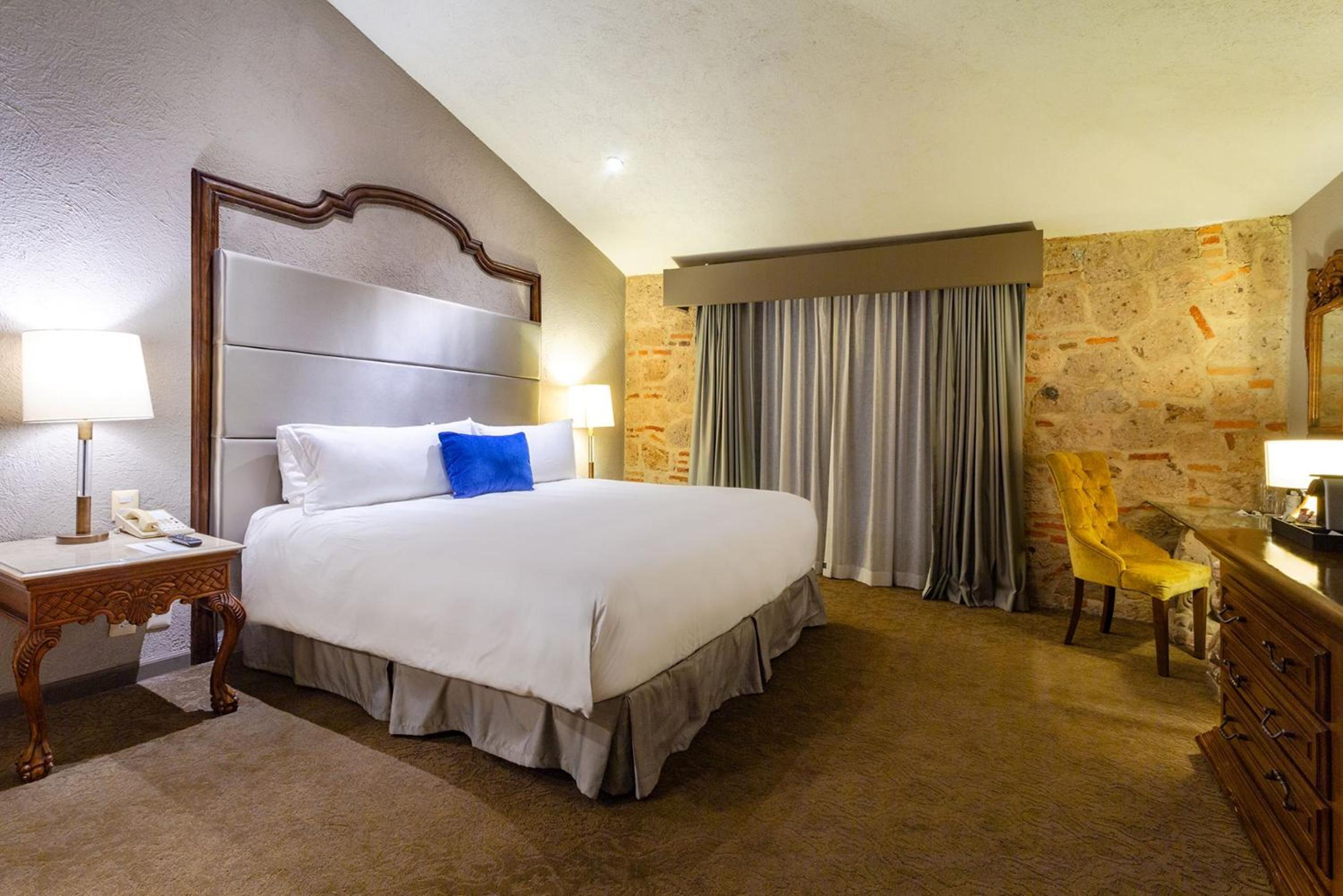 Master Suite King - Photo 7