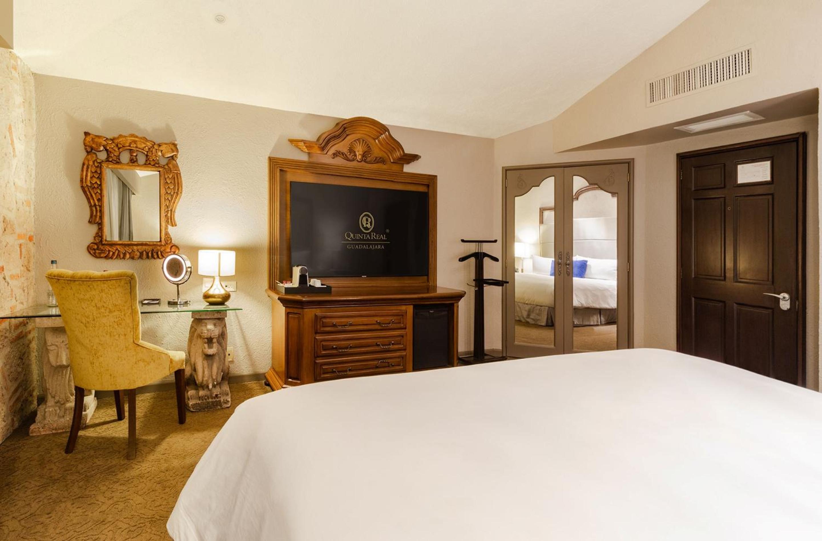 Master Suite King - Photo 1