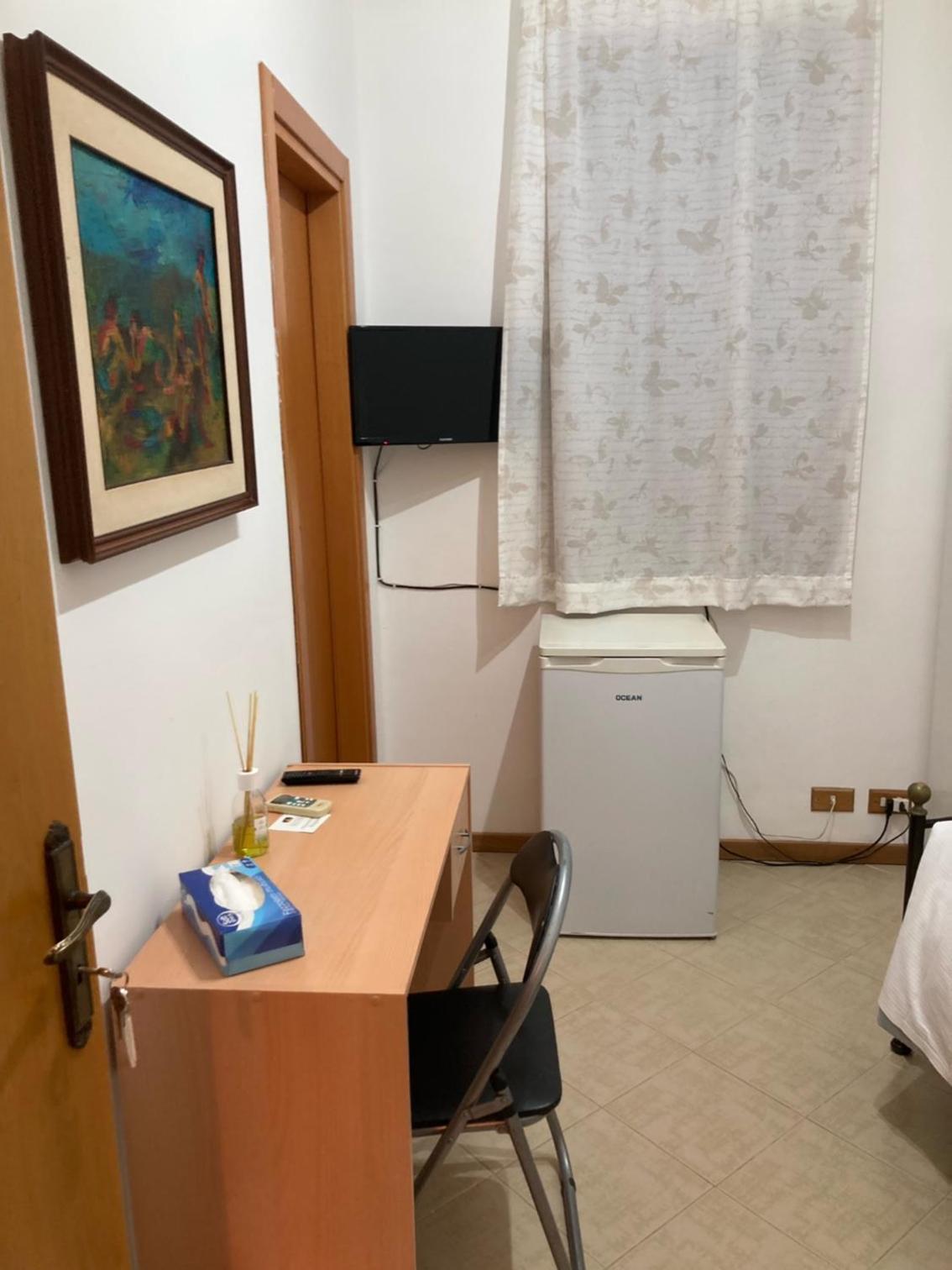 Single Room with Shower photo 2
