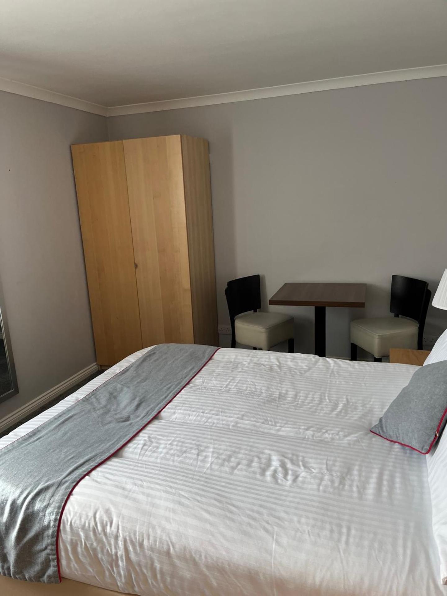 Standard King Room photo 3