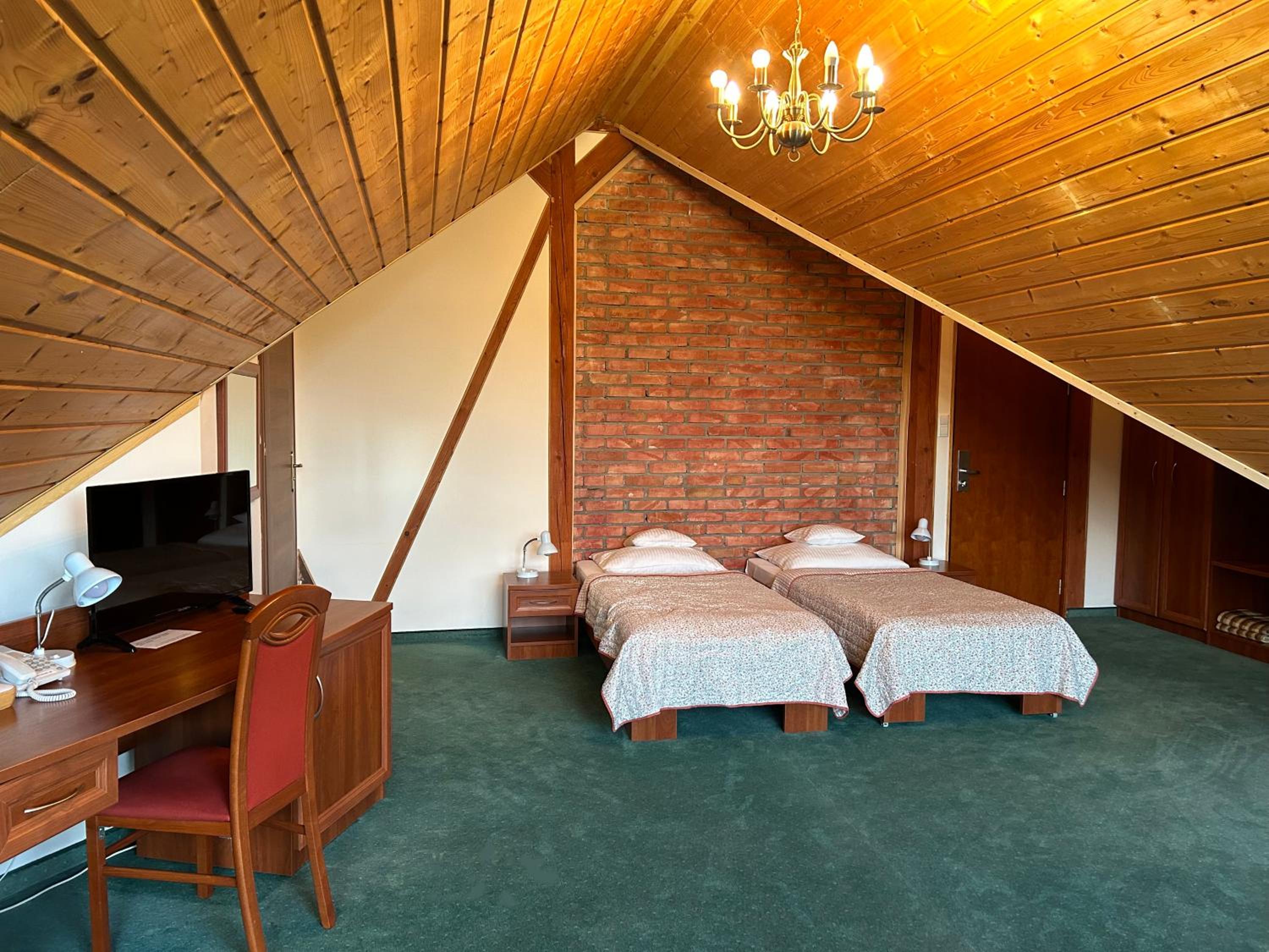 Standard Twin Room with Mountain View photo 1