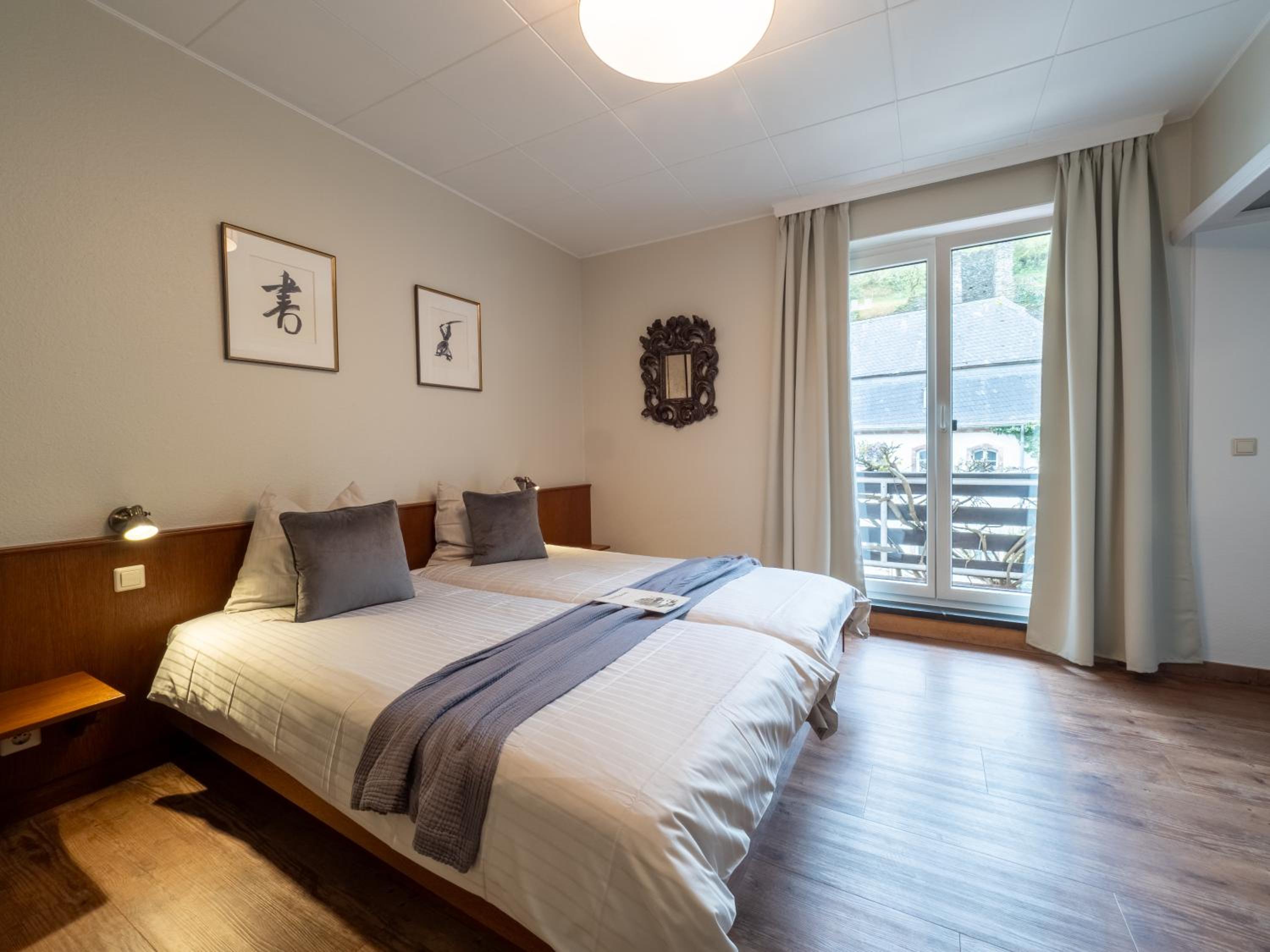 Suite with Garden View and Balcony