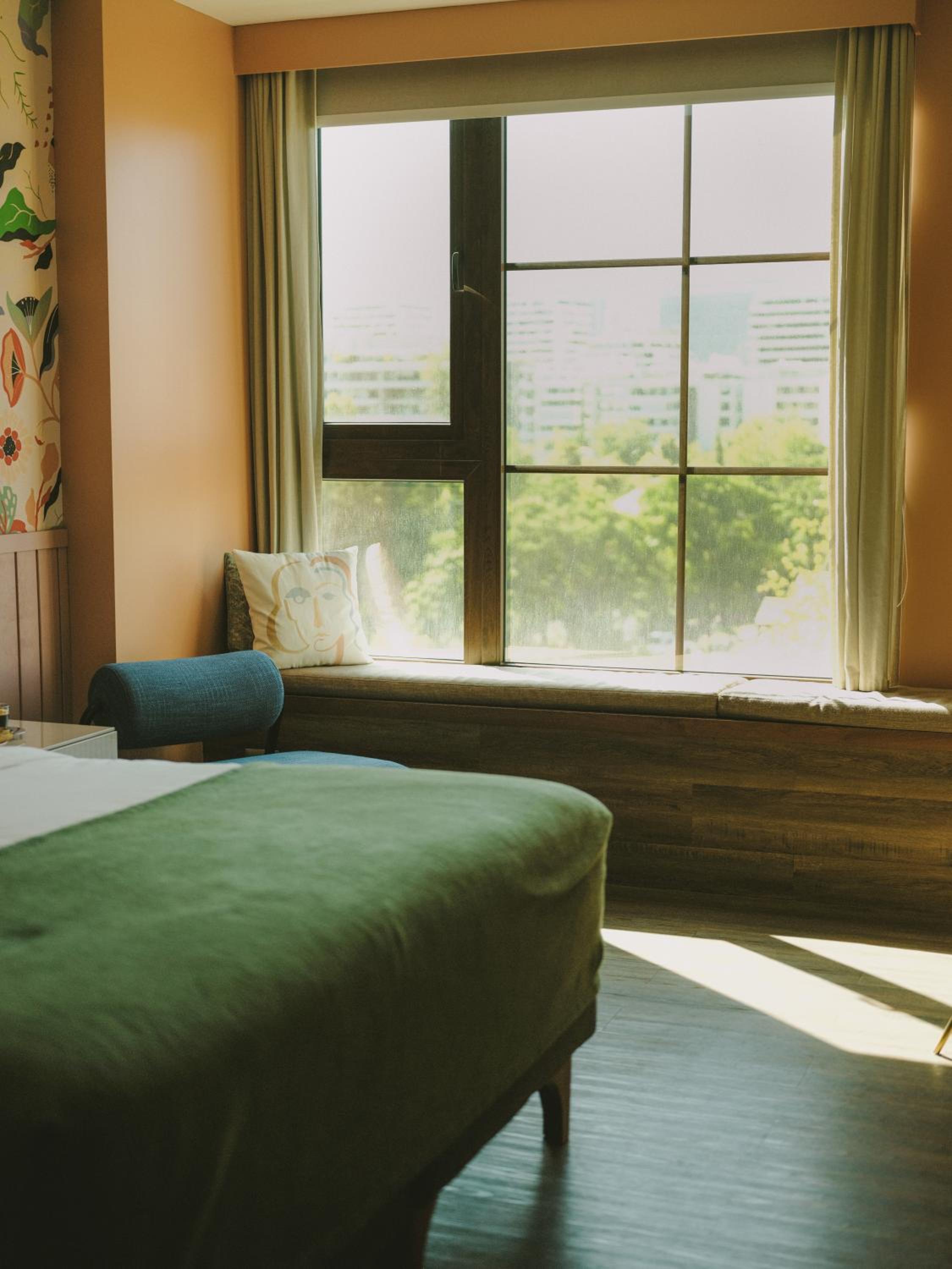 Superior King Room - Photo 11