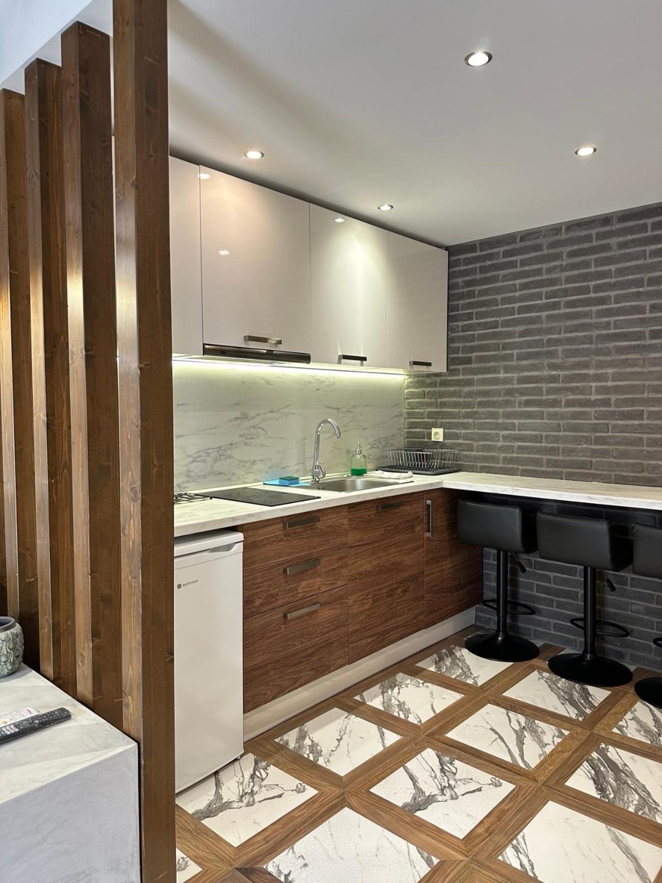 One-Bedroom Apartment - Photo 22
