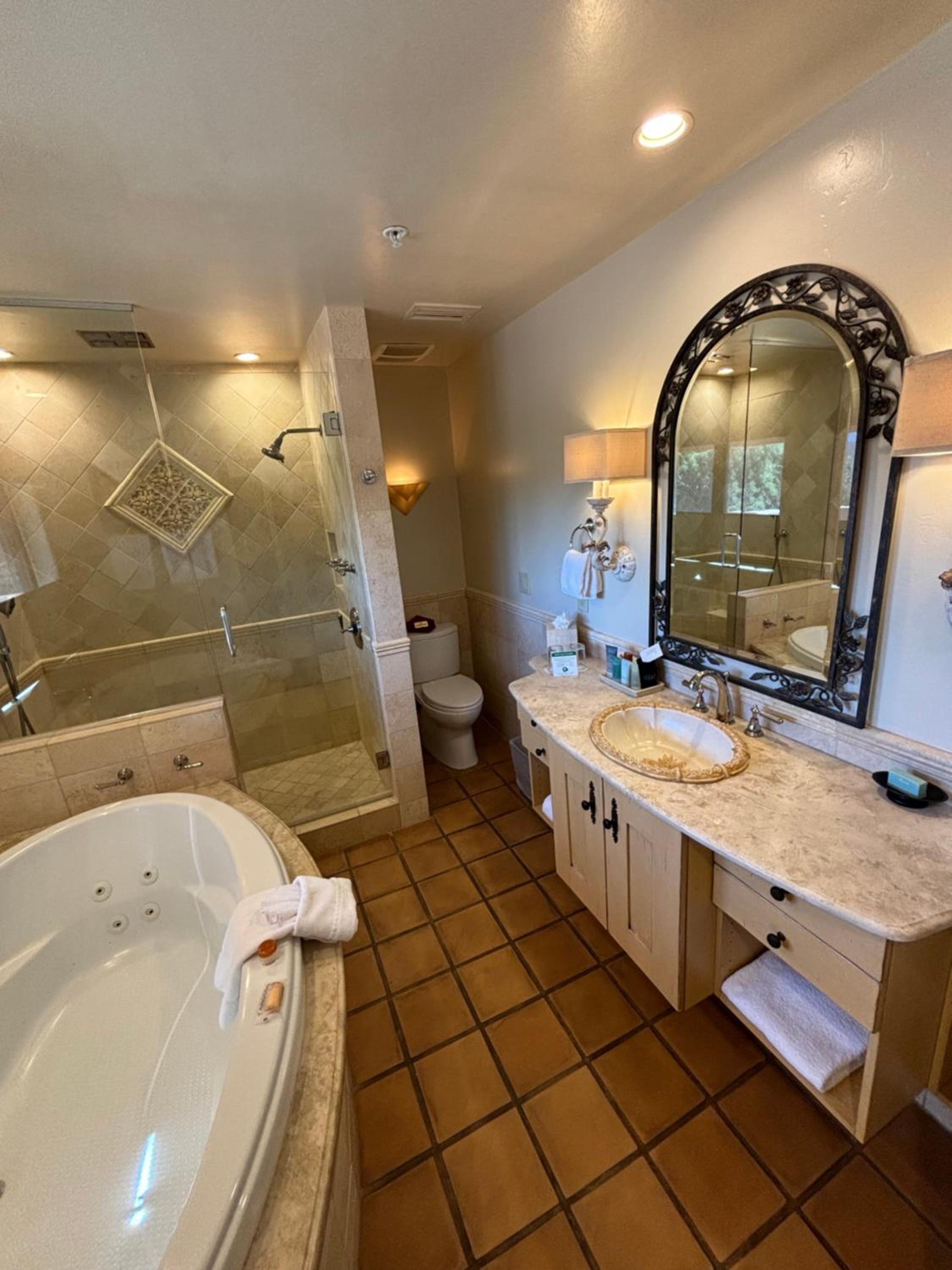 Moondance - Deluxe King Room with View - Photo 11