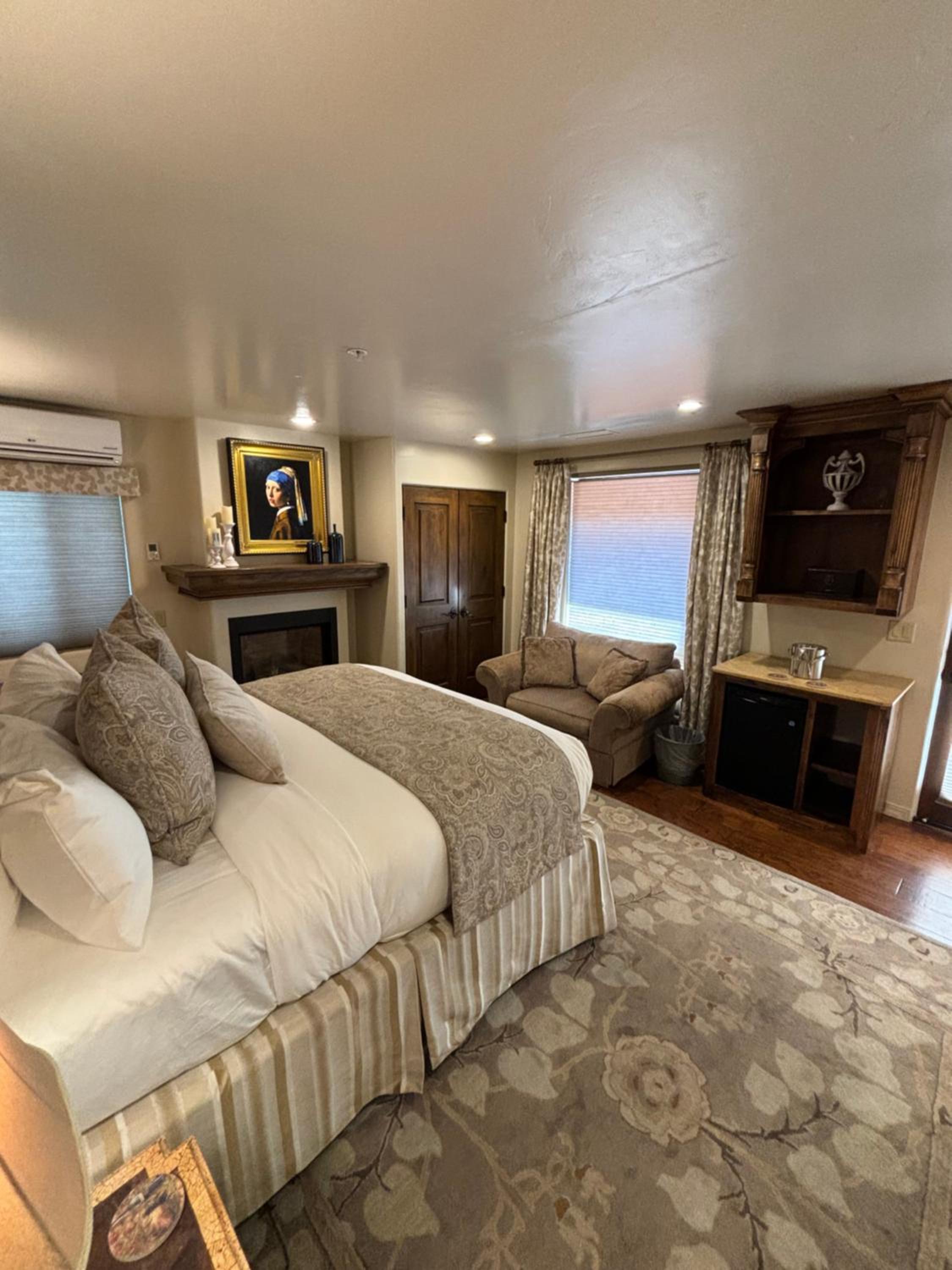 Moondance - Deluxe King Room with View - Photo 3