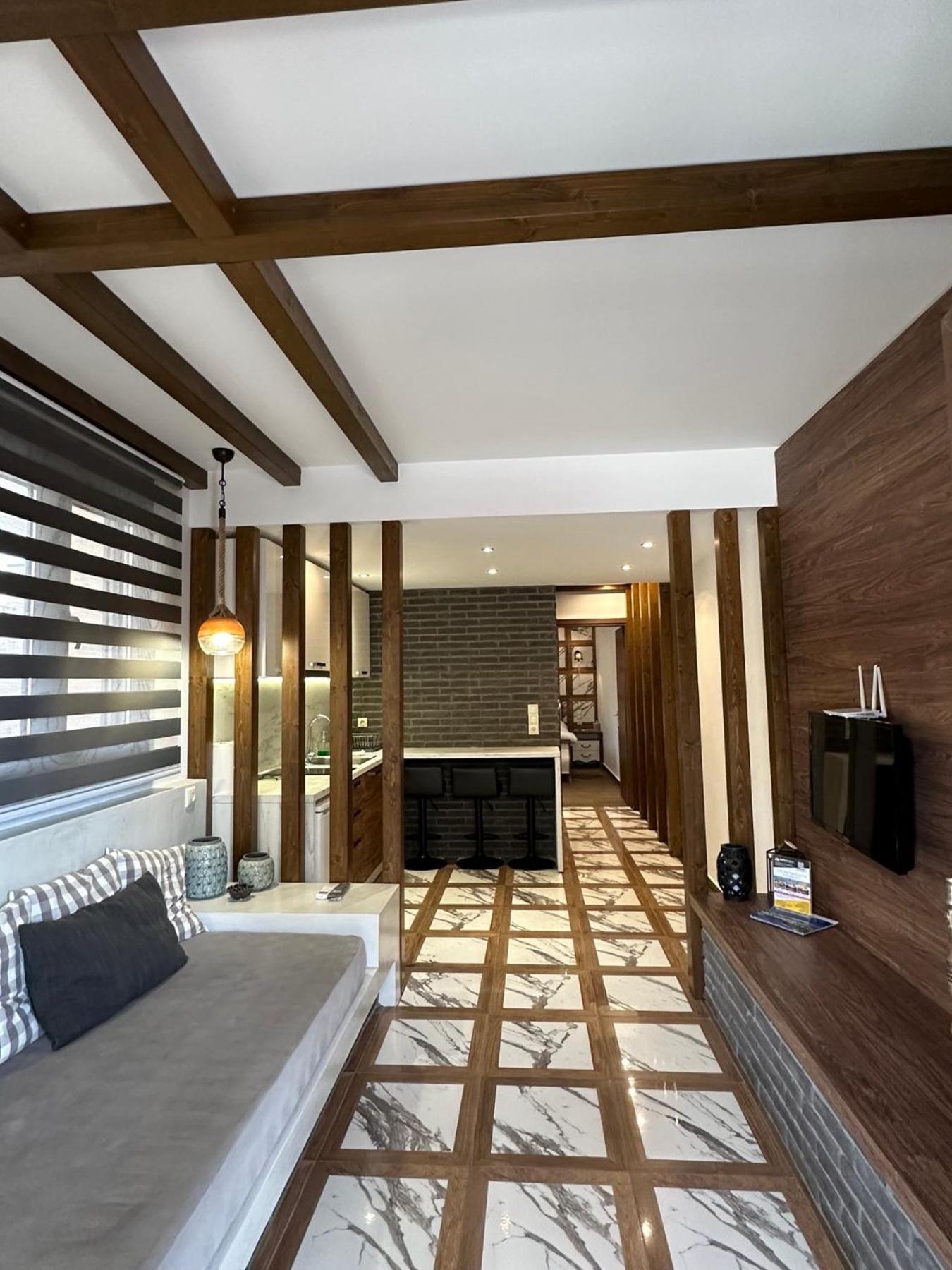 One-Bedroom Apartment - Photo 1