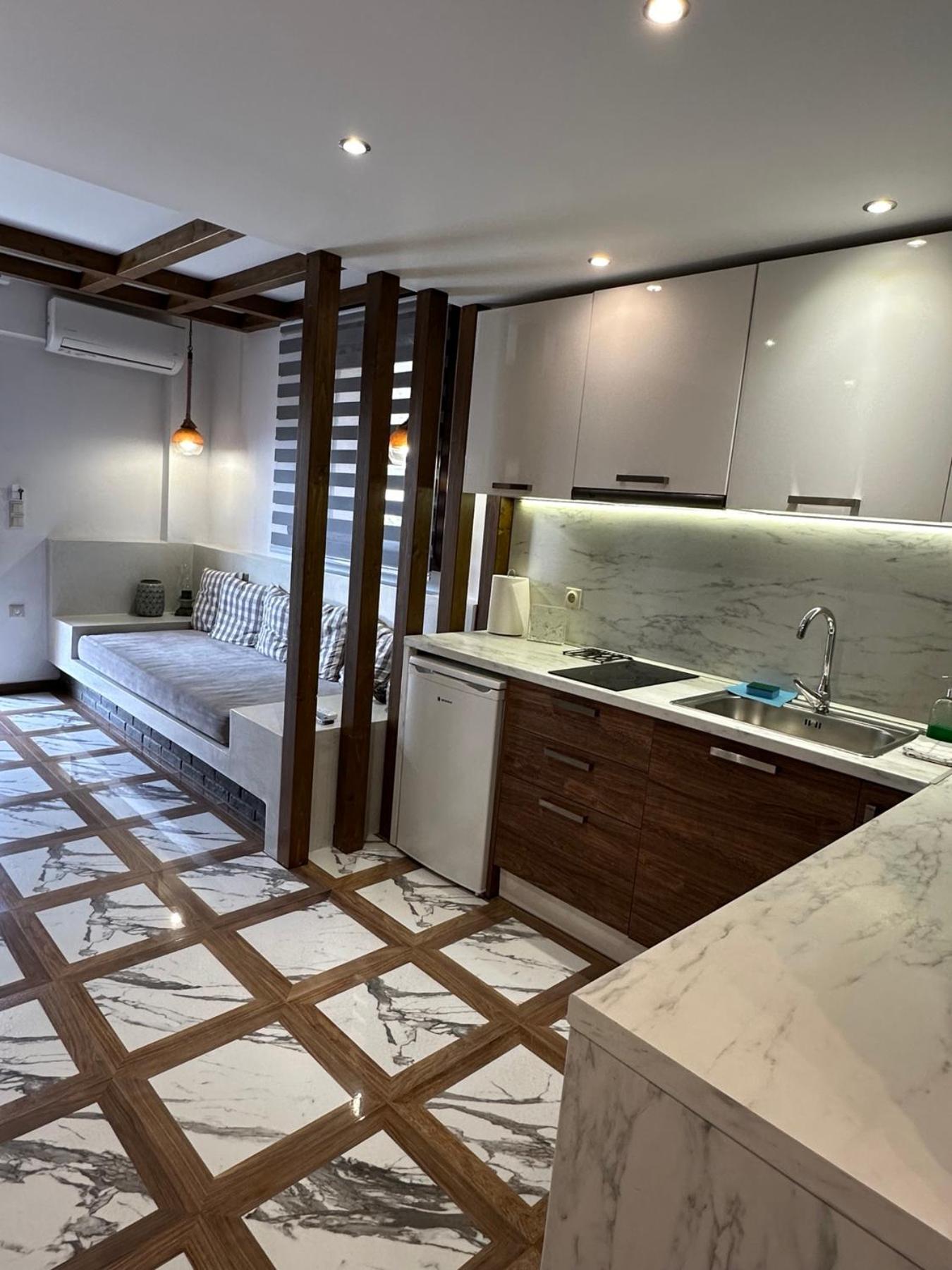 One-Bedroom Apartment - Photo 8