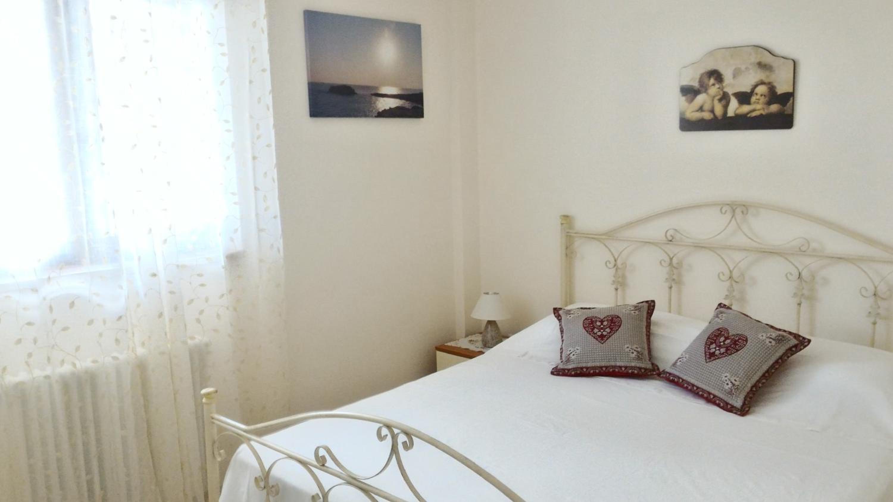Two-Bedroom House - Photo 26