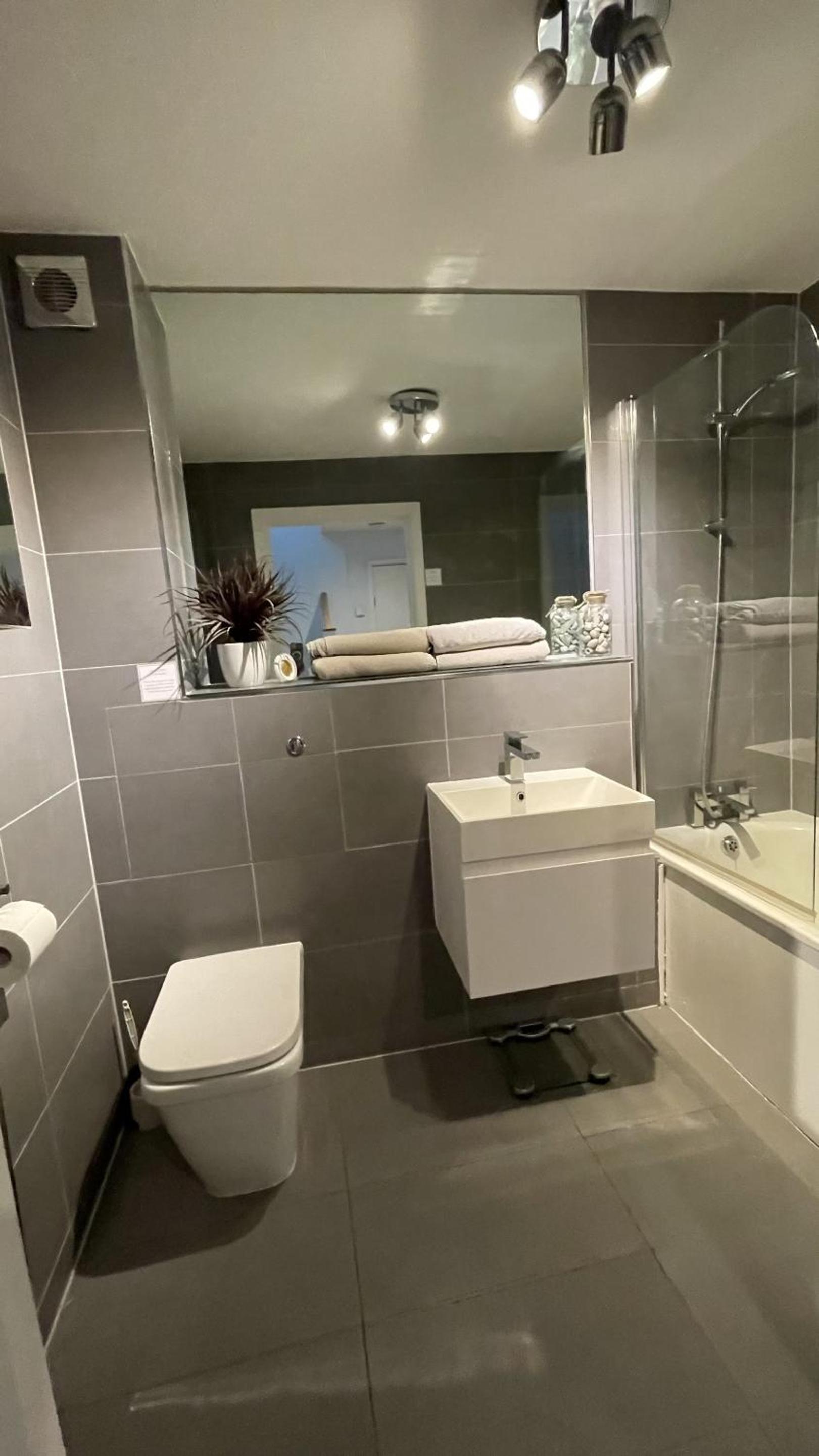 One-Bedroom Apartment With Sea View photo 2
