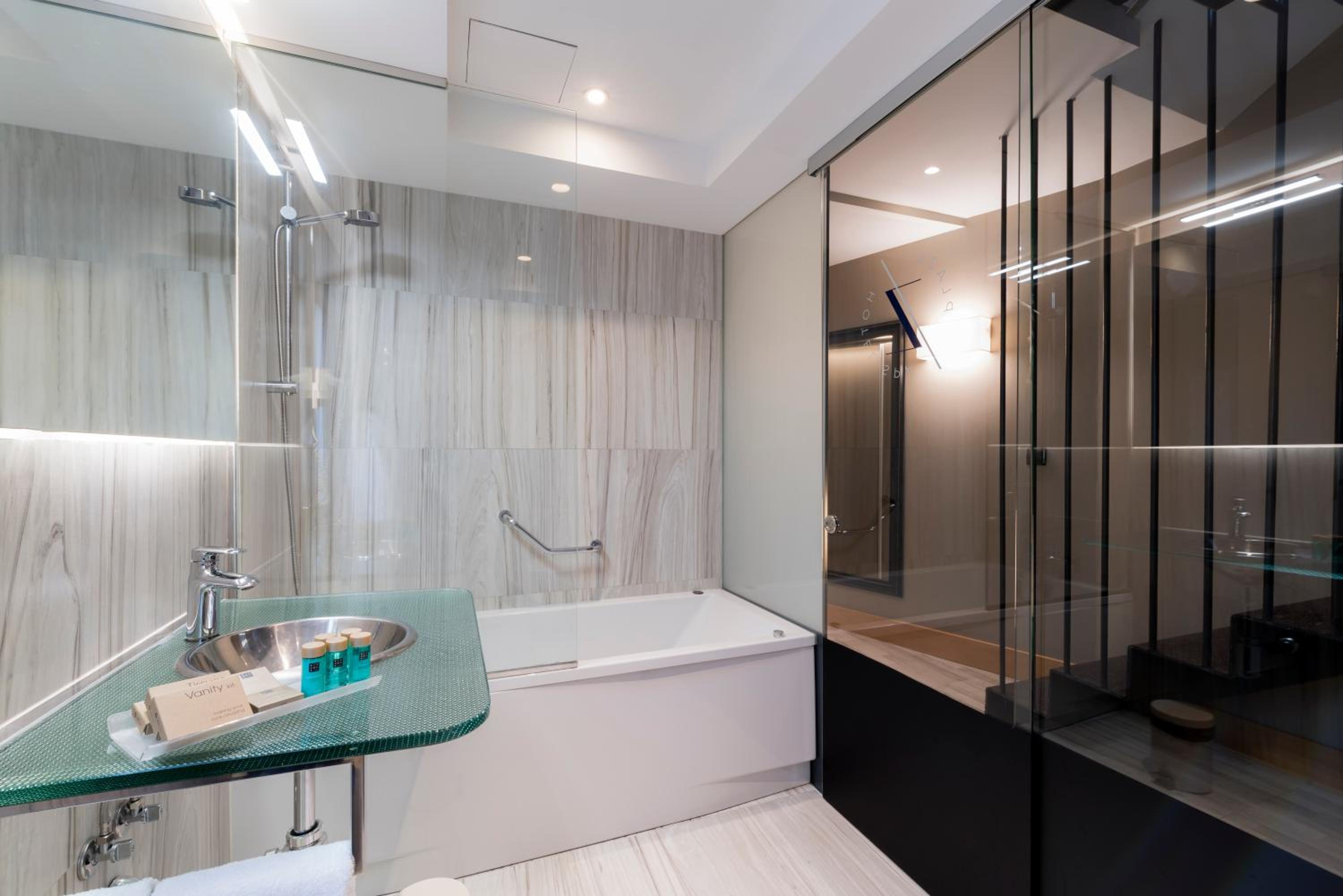 Premium Double or Twin Room - Photo 19