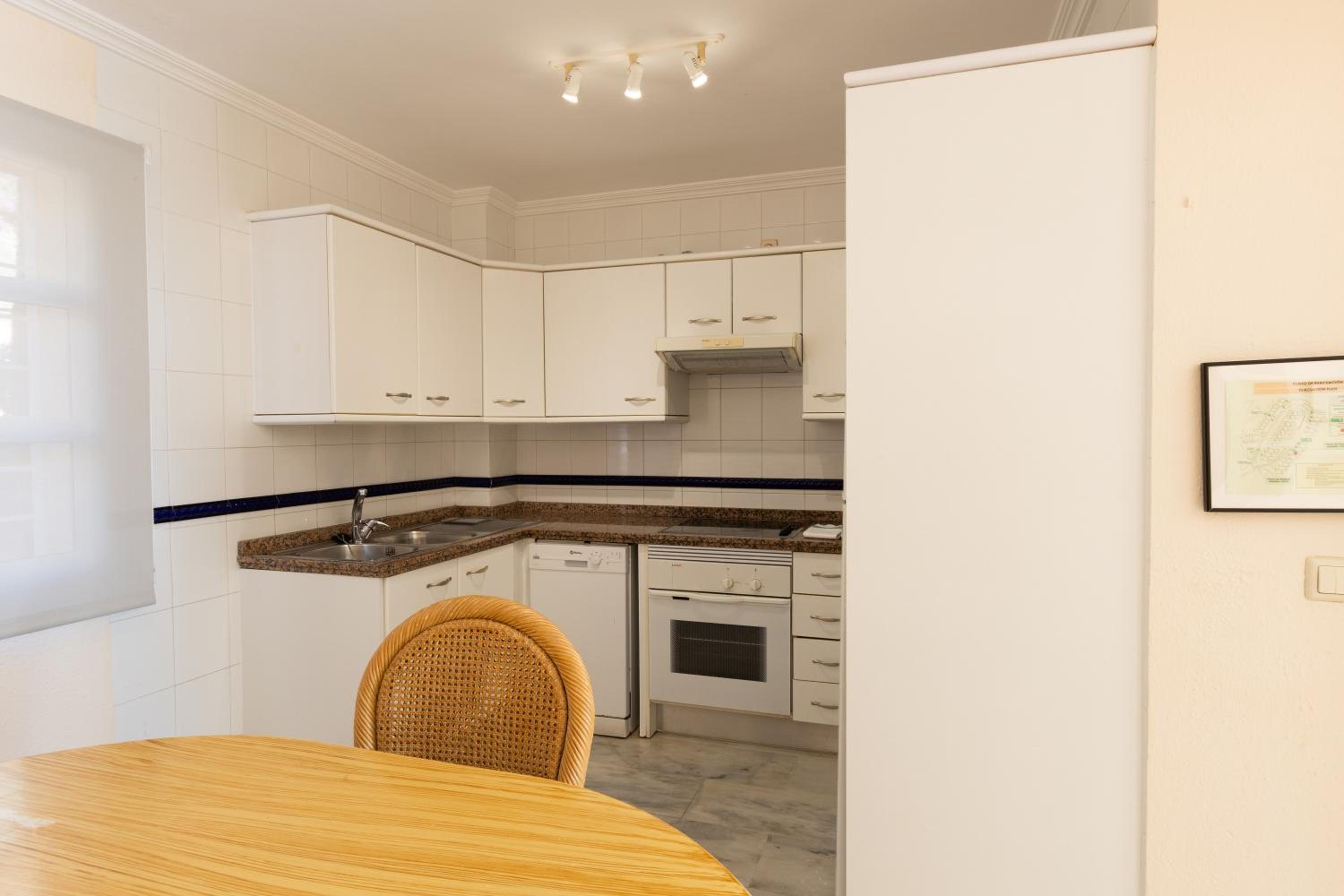 Superior Two Bedroom Apartment - Photo 13