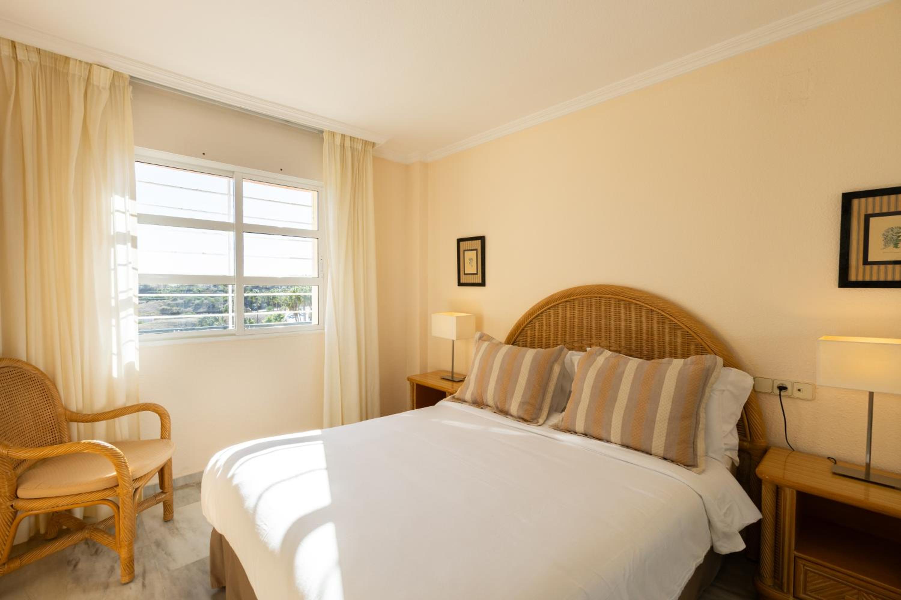 Superior Two Bedroom Apartment - Photo 4
