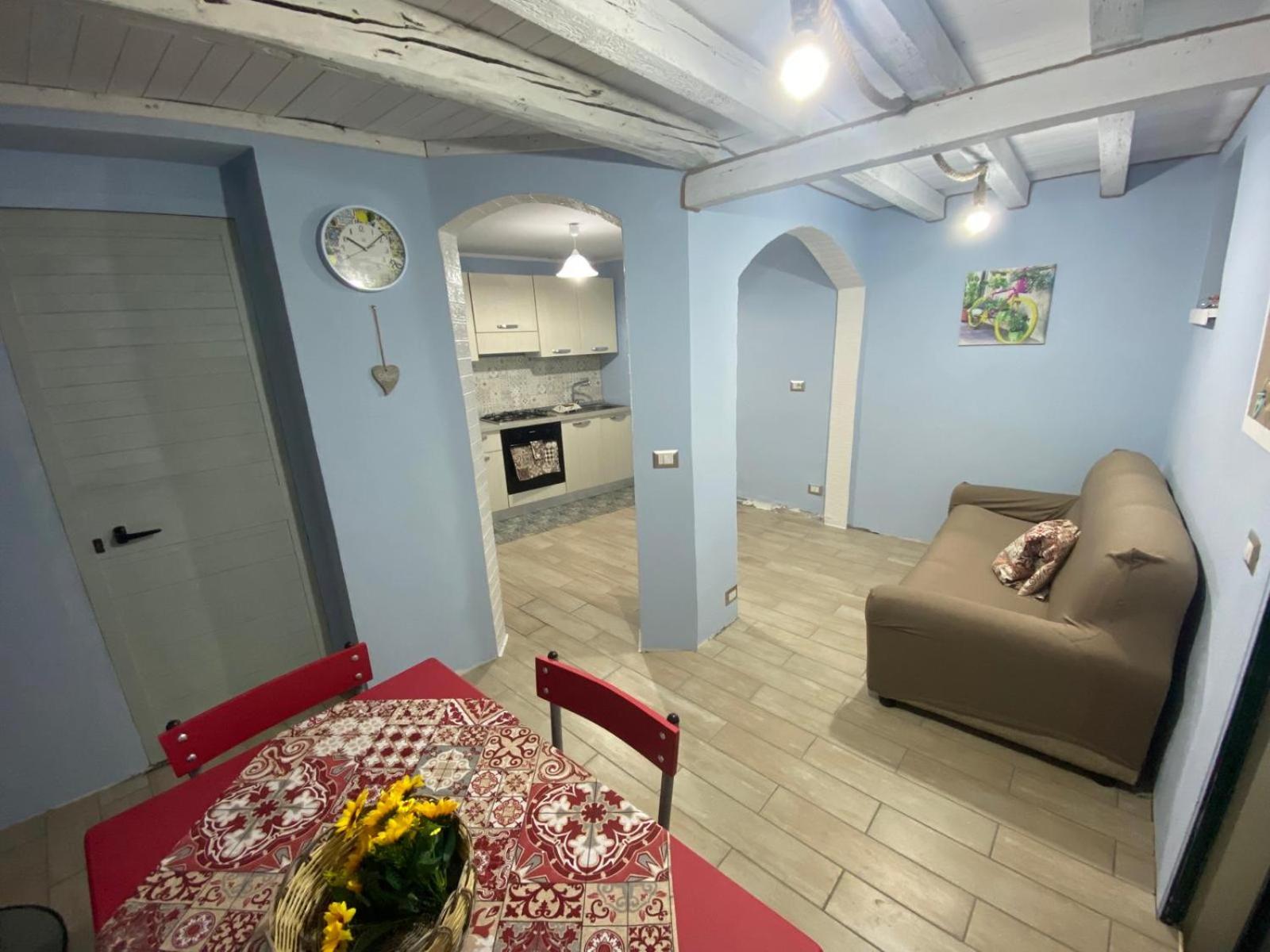 One-Bedroom House photo 1