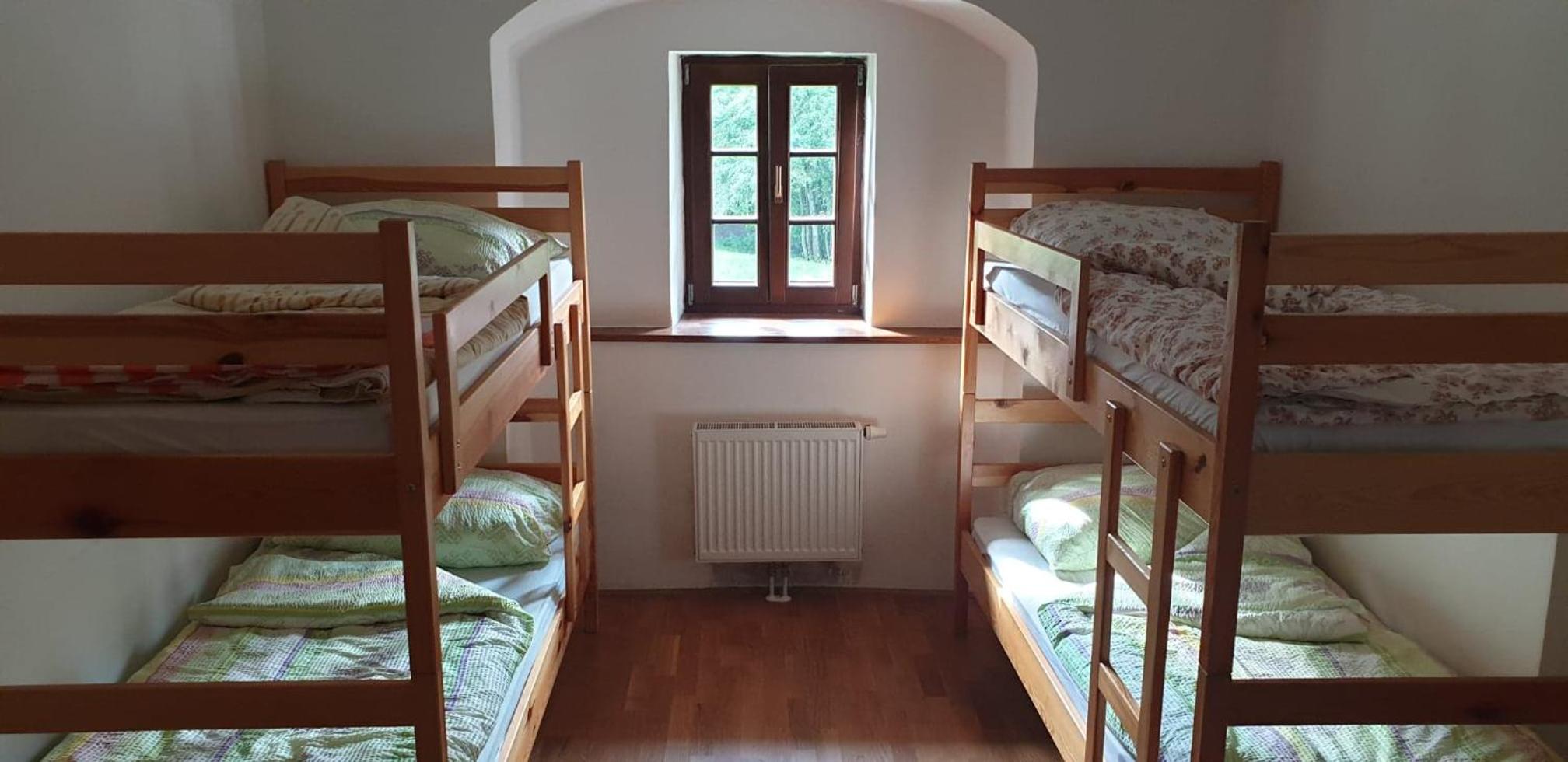 Economy Quadruple Room with Shared Bathroom photo 1