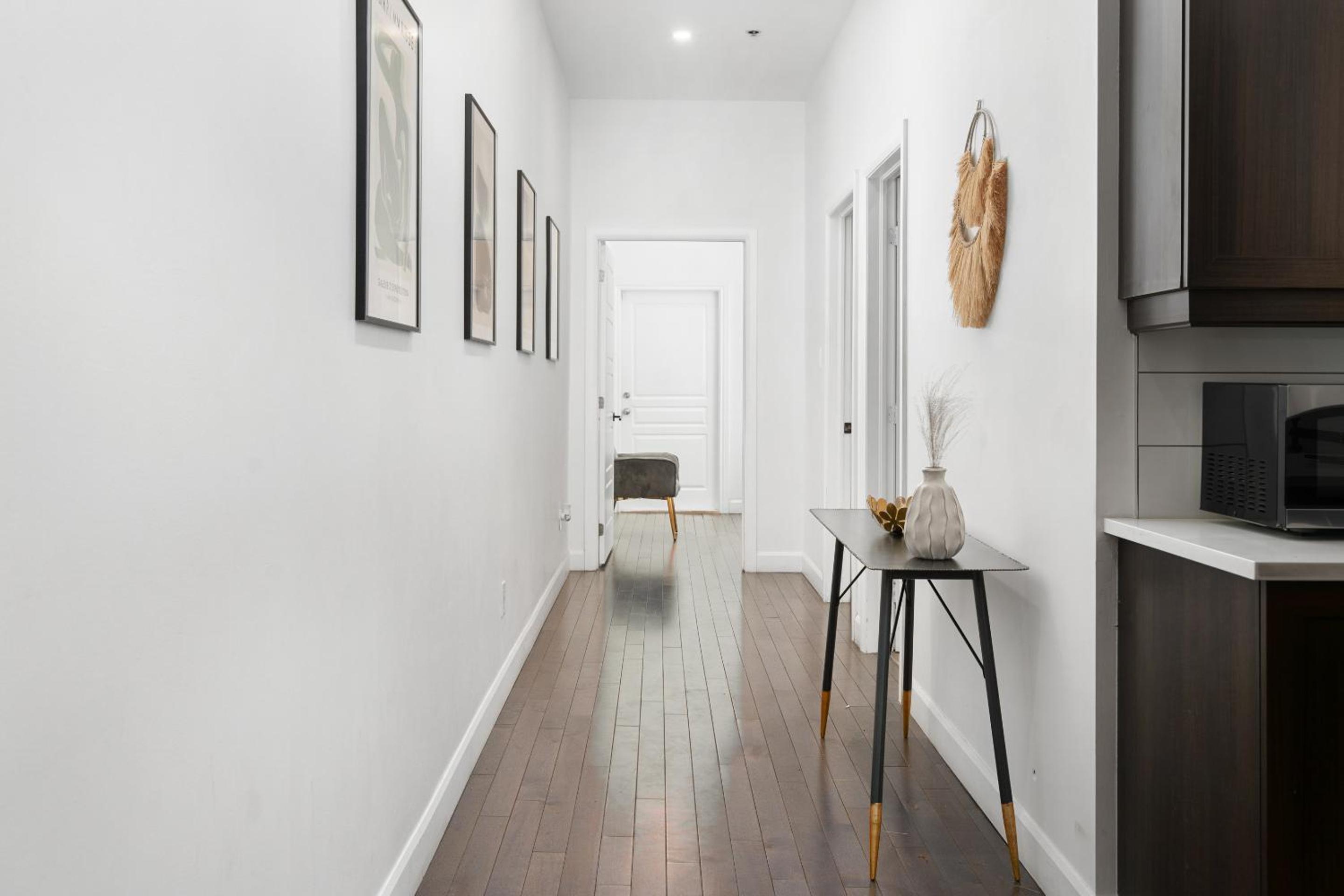 Four-Bedroom Apartment 202 - Photo 10