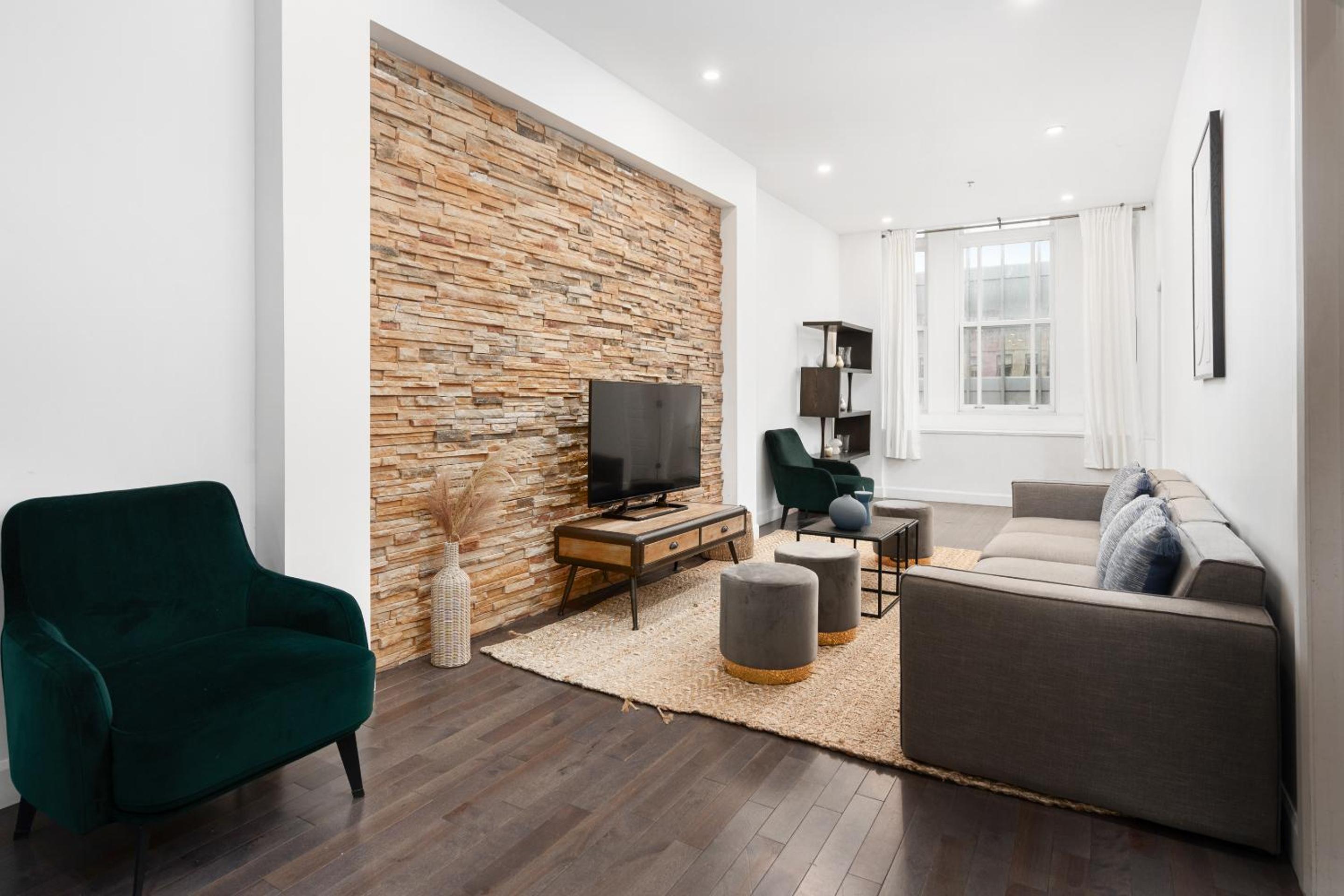 Four-Bedroom Apartment 202 - Photo 5