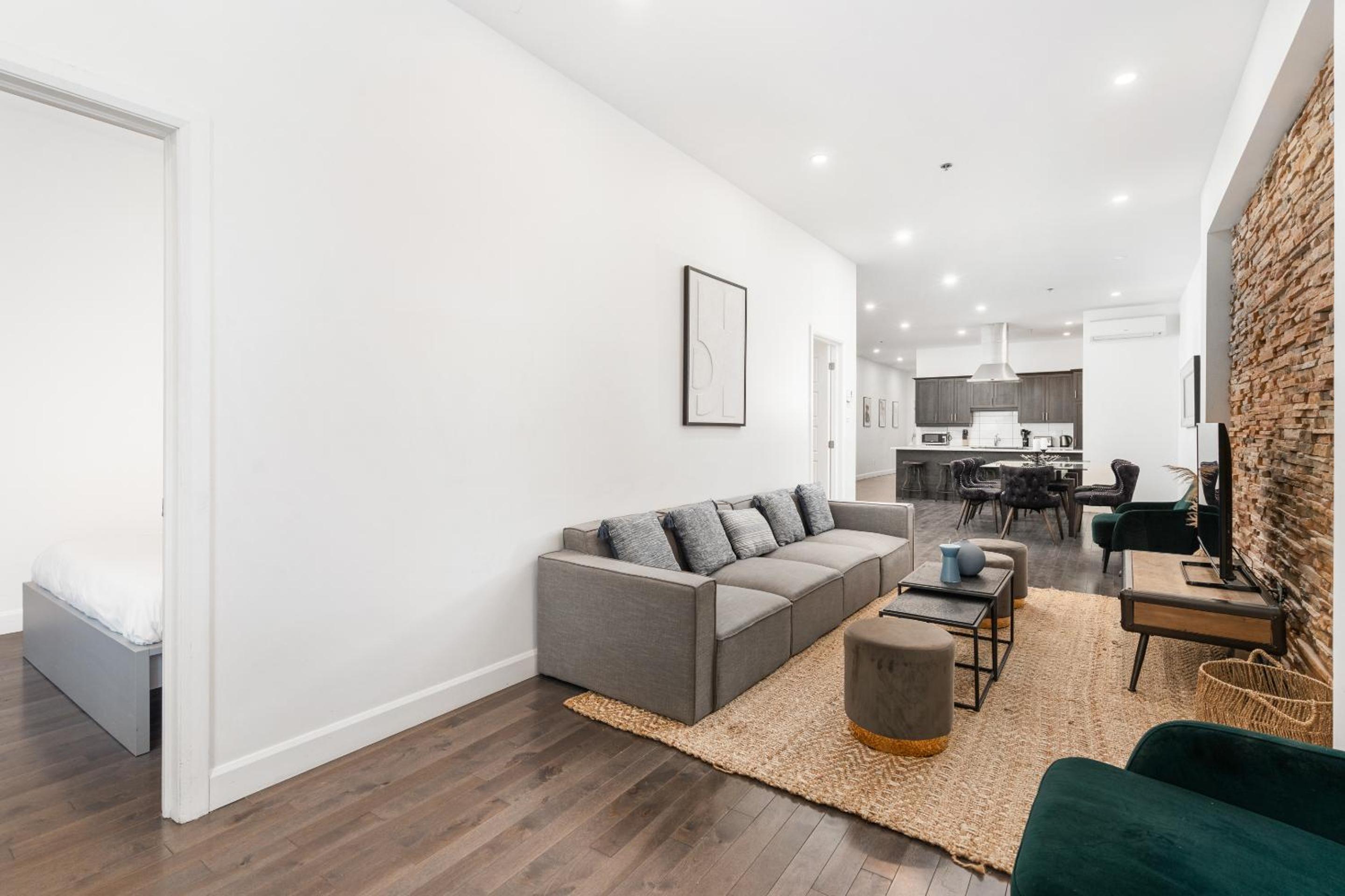 Four-Bedroom Apartment 202 - Photo 2