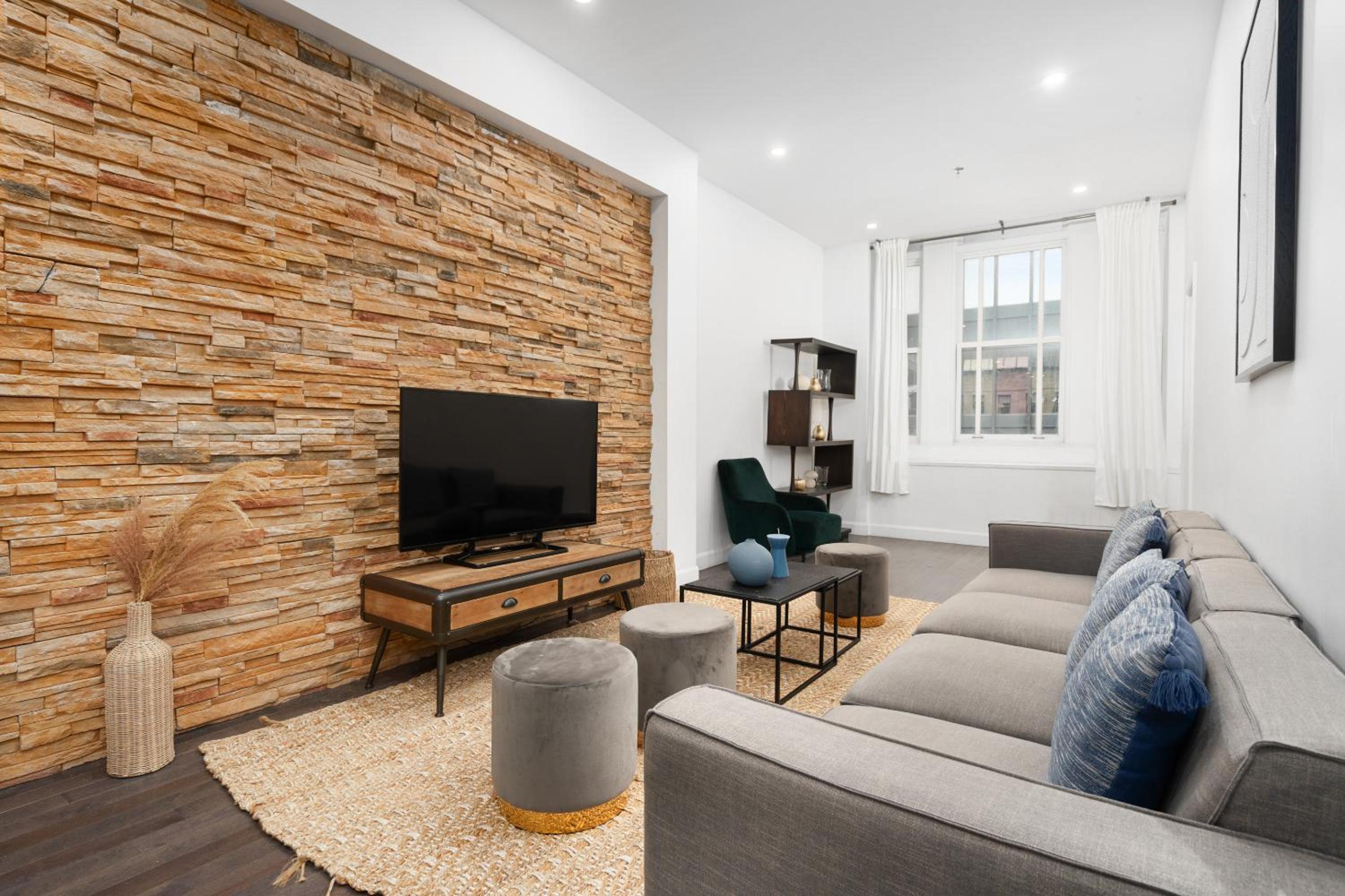 Four-Bedroom Apartment 202 - Photo 4