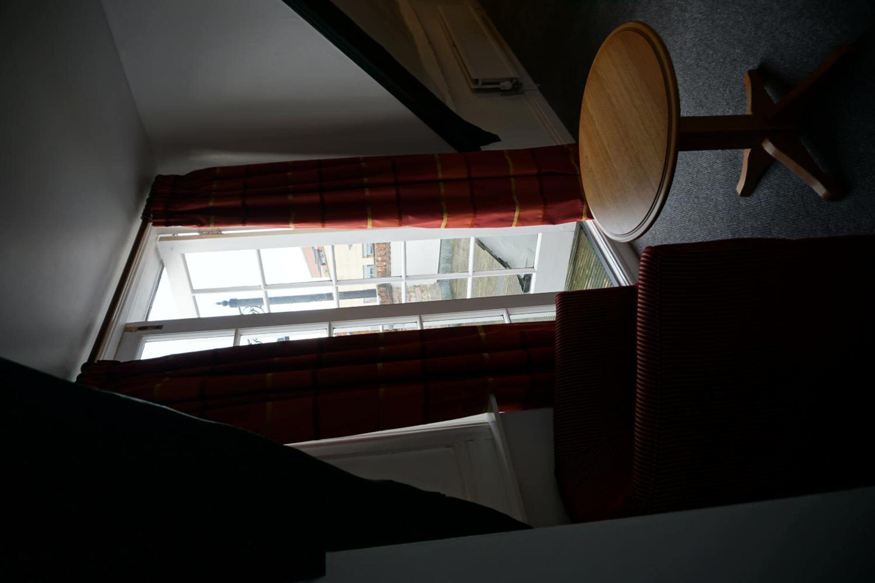 Deluxe King Room - Photo 4
