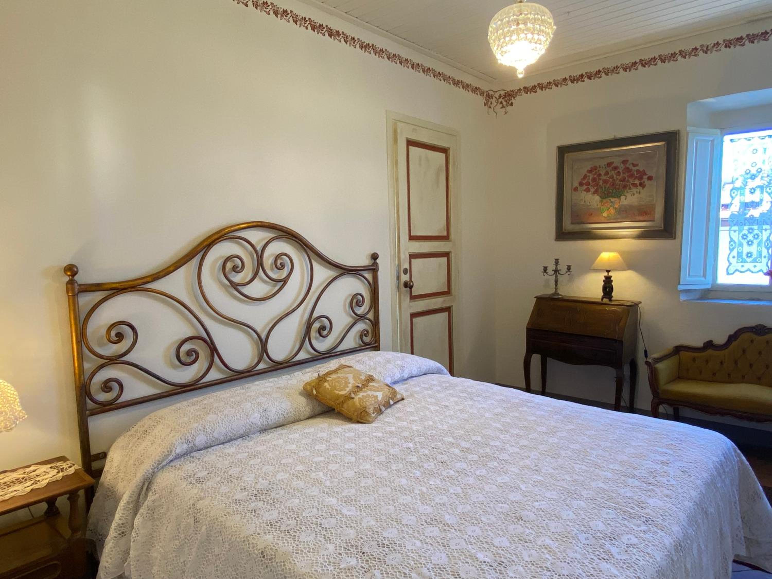 Small Double Room - Photo 1