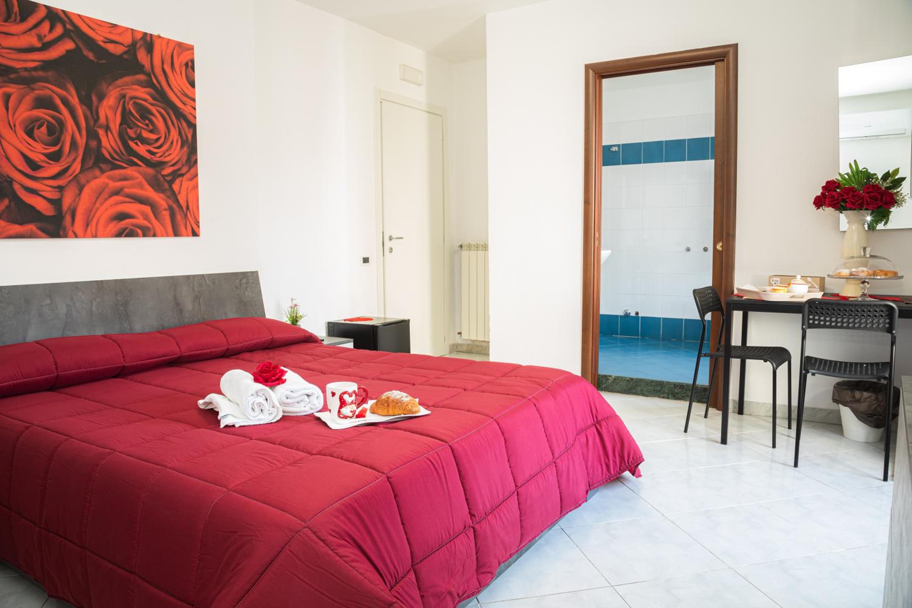 Large Double Room photo 1