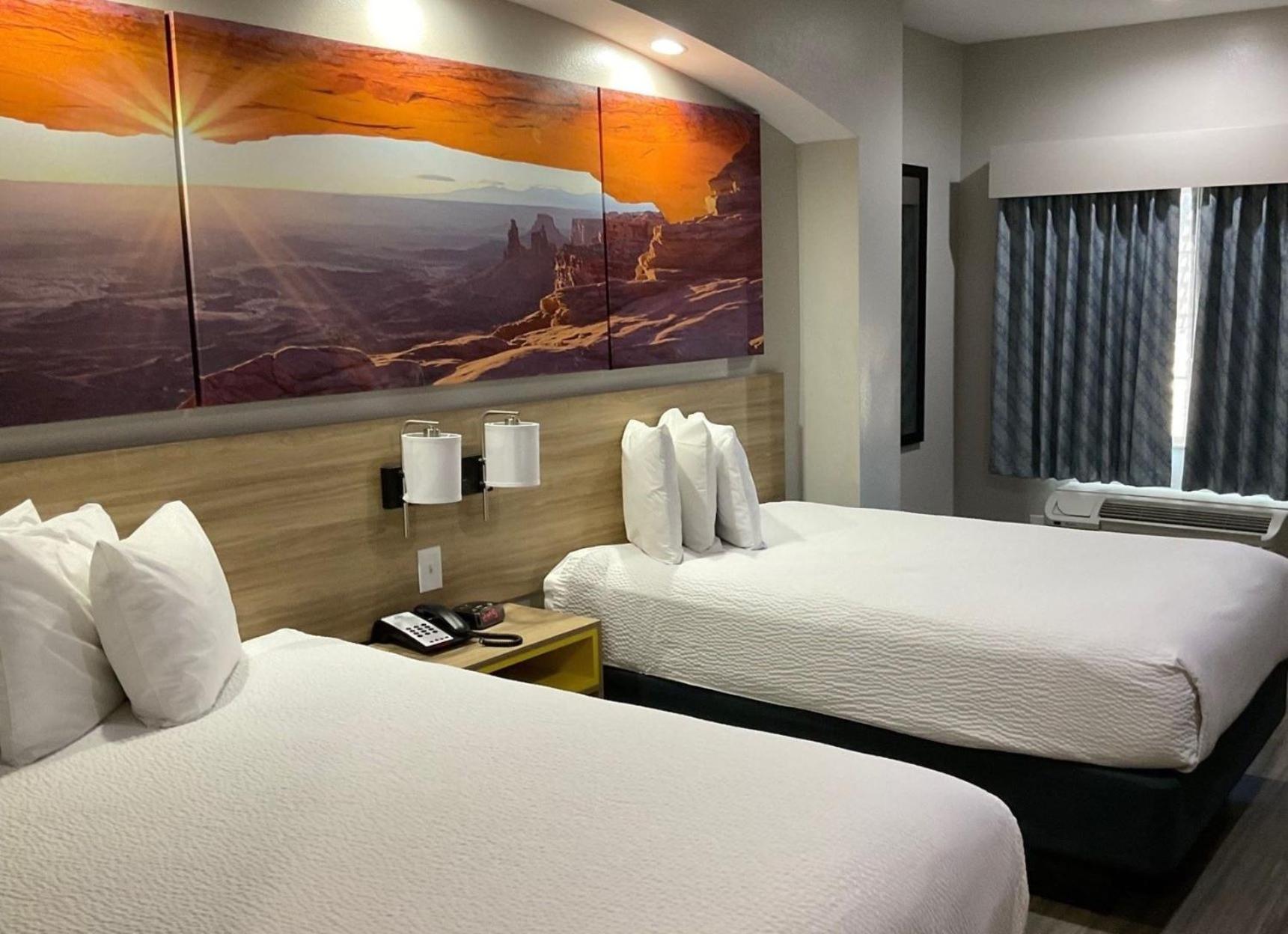 Deluxe Double Studio with Two Double Beds - Non-Smoking - Photo 10