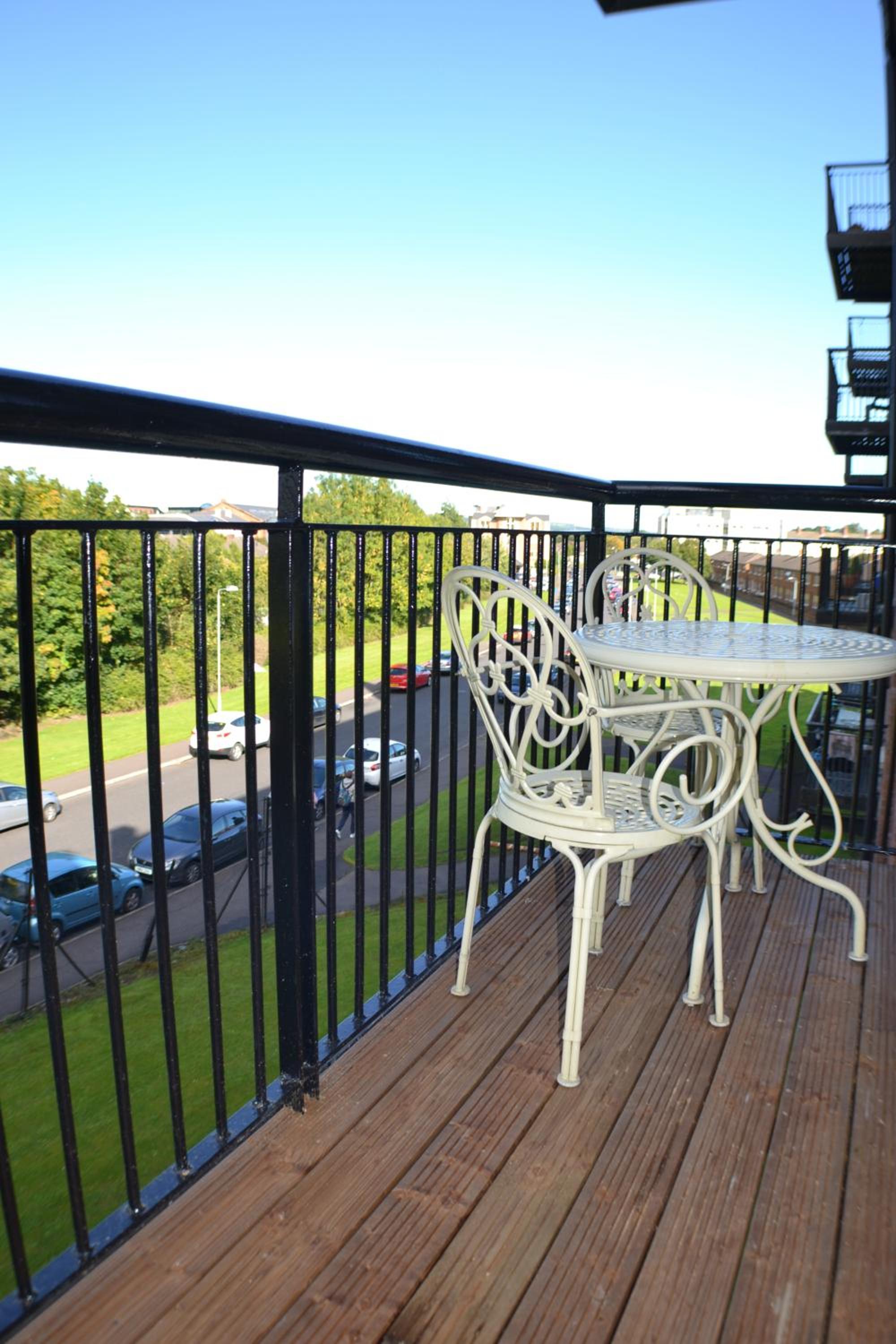 Three-Bedroom Apartment photo 2