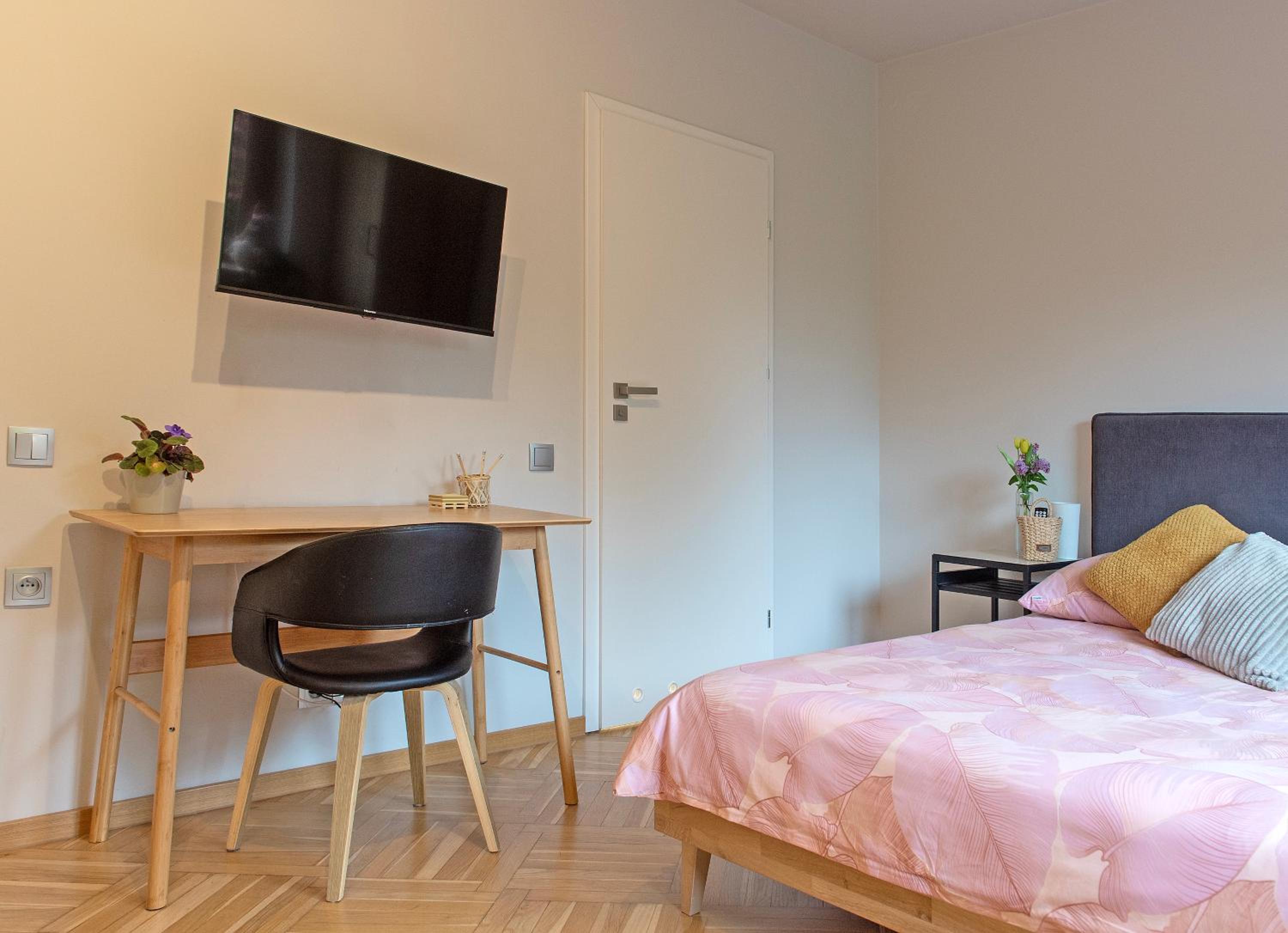 Standard Double Room - Photo 10