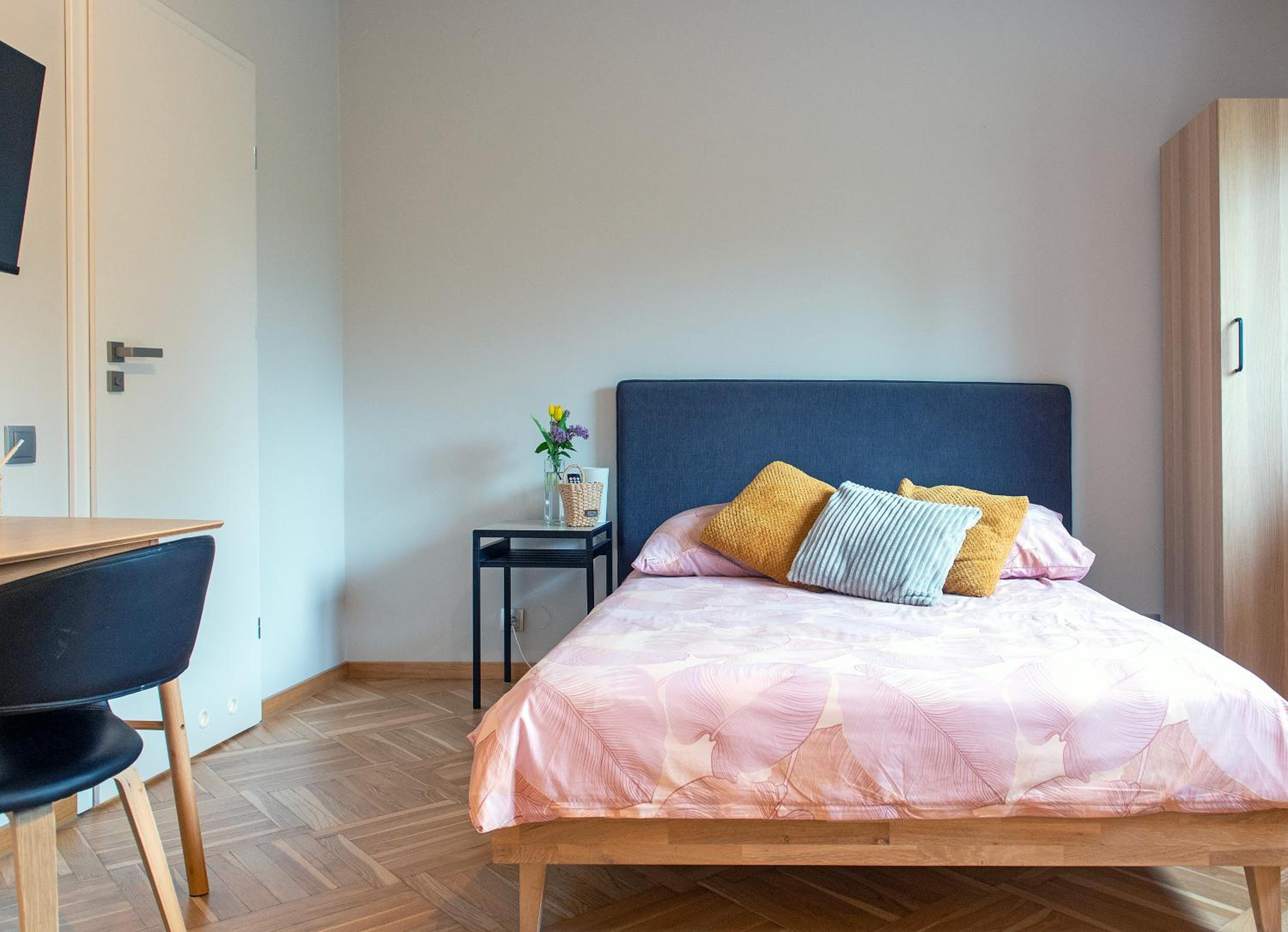 Standard Double Room - Photo 9