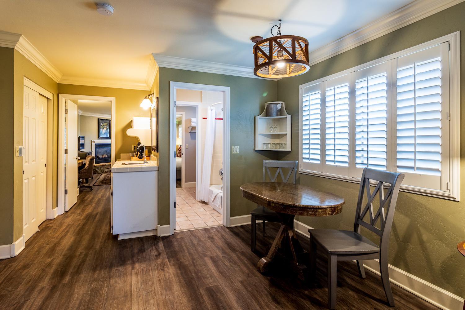King Suite - Photo 5