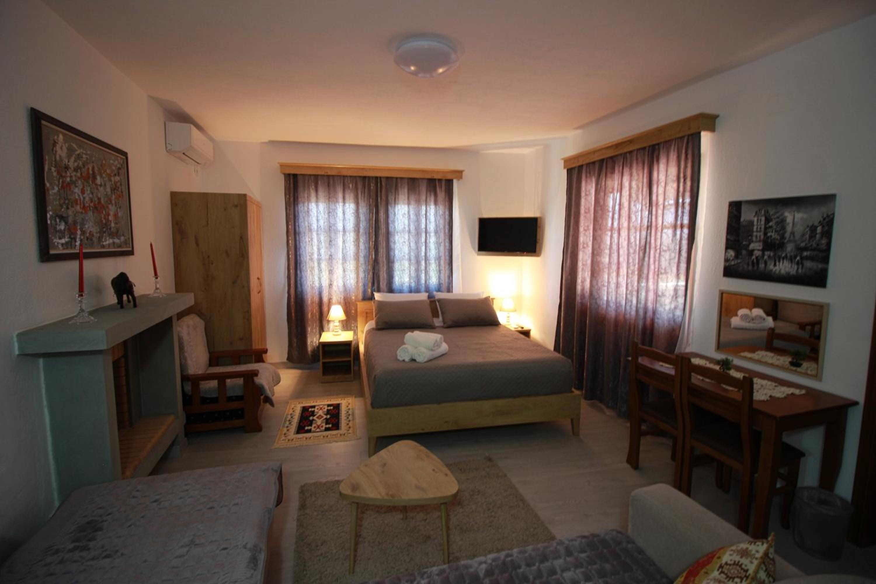 Studio Apartment