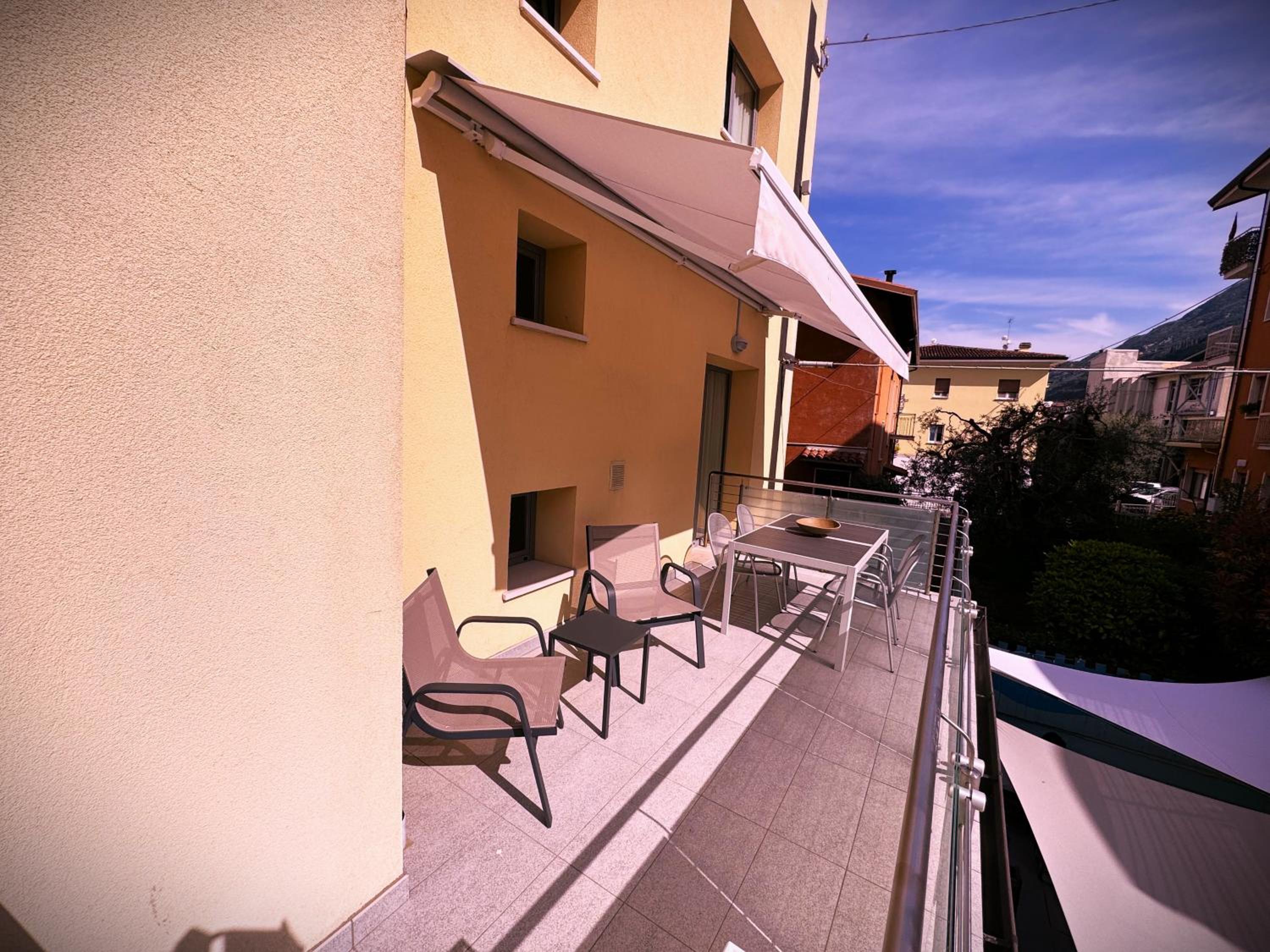 Deluxe Family Apartment with Balcony and Terrace  photo 3