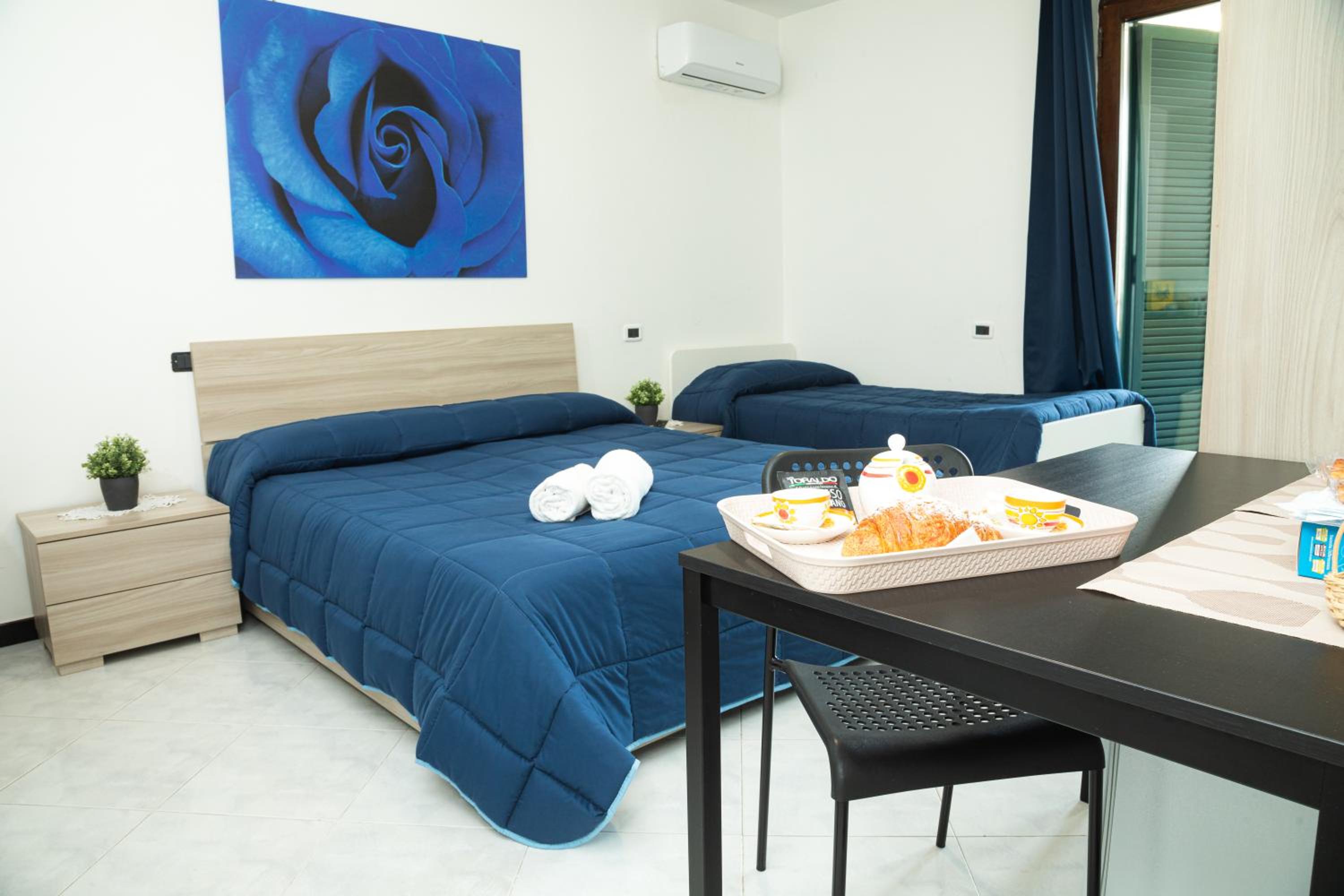 Large Double Room photo 1
