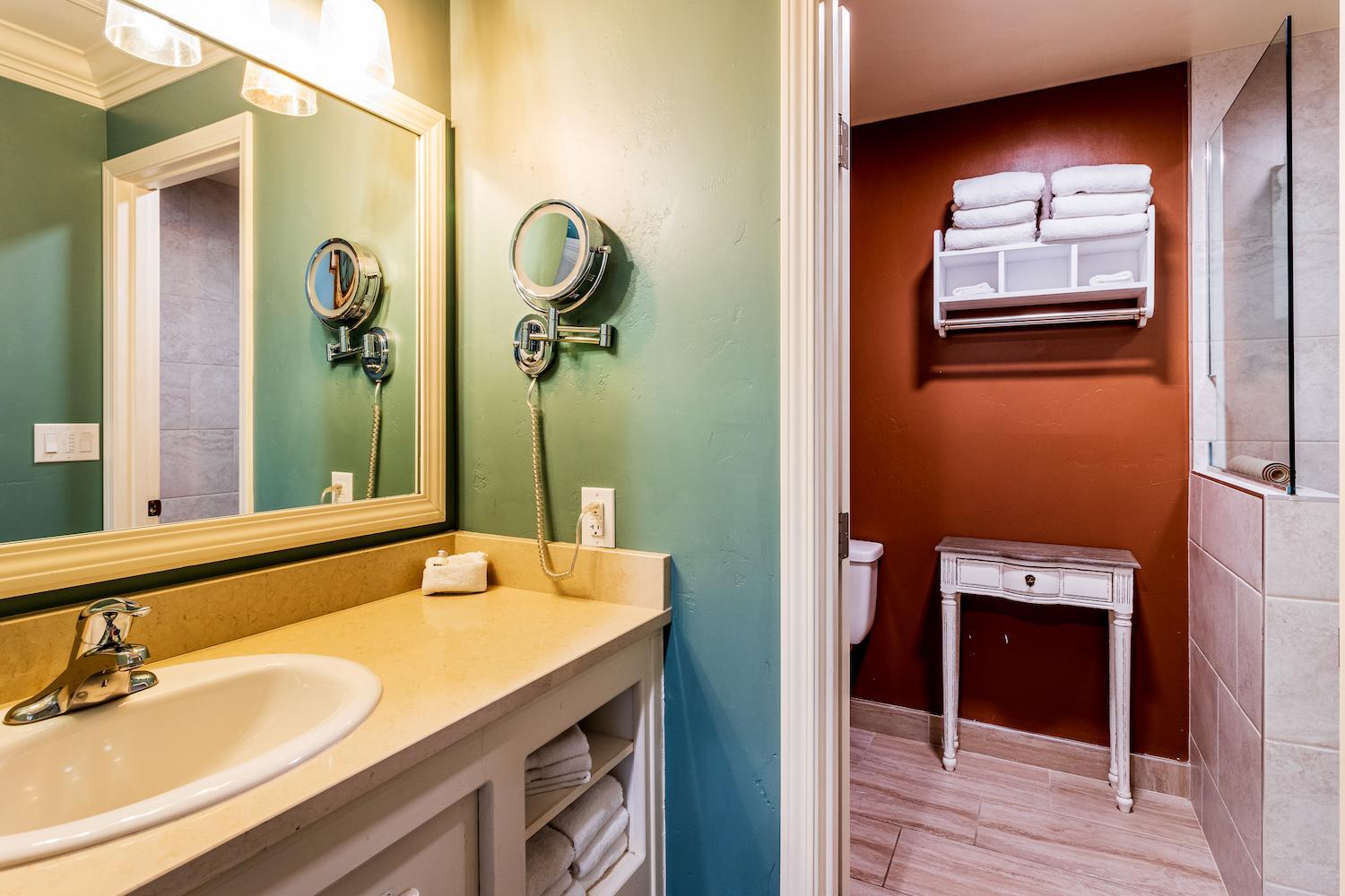 Two Queen Junior Suite - Photo 5