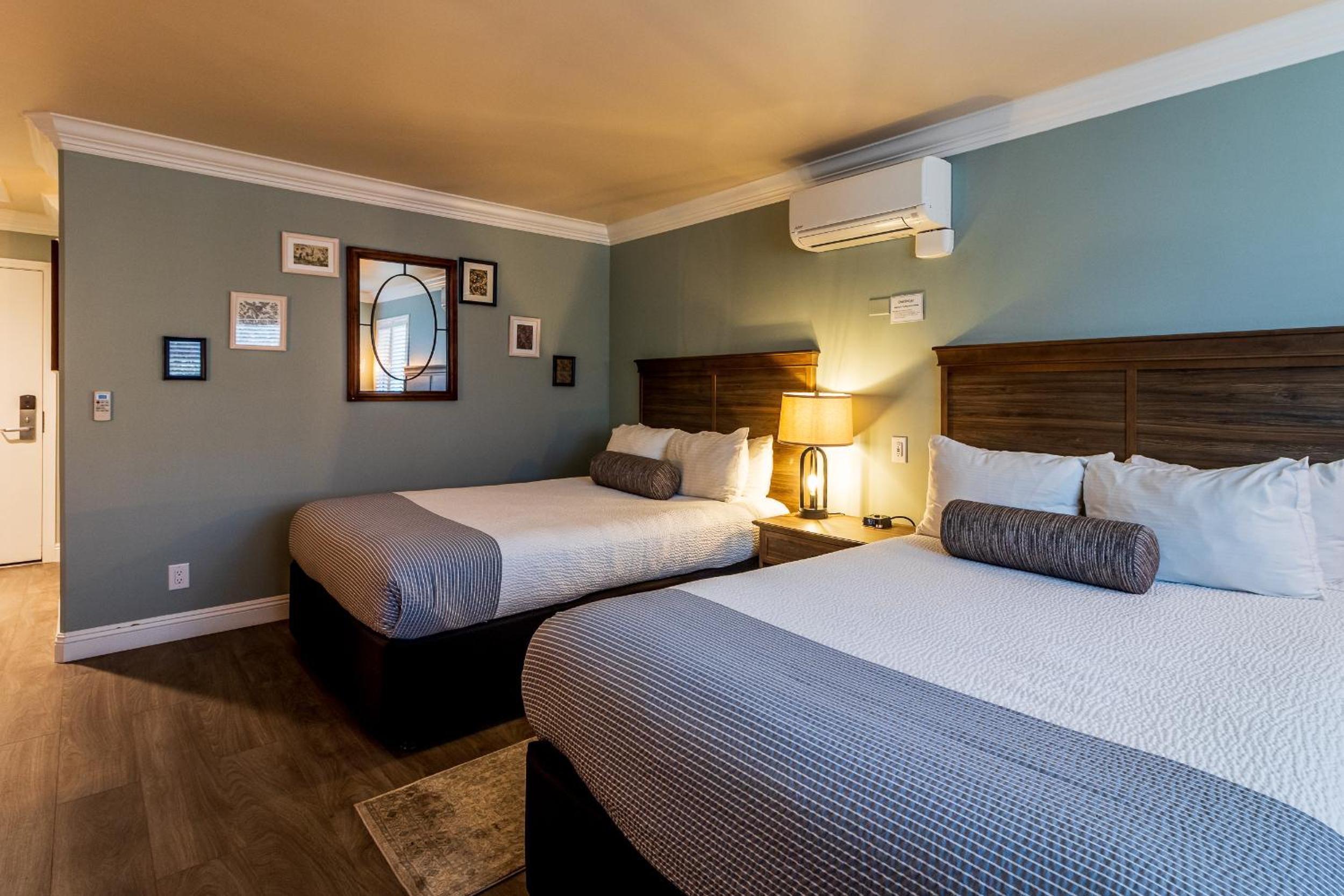 Deluxe Queen Room - Photo 2