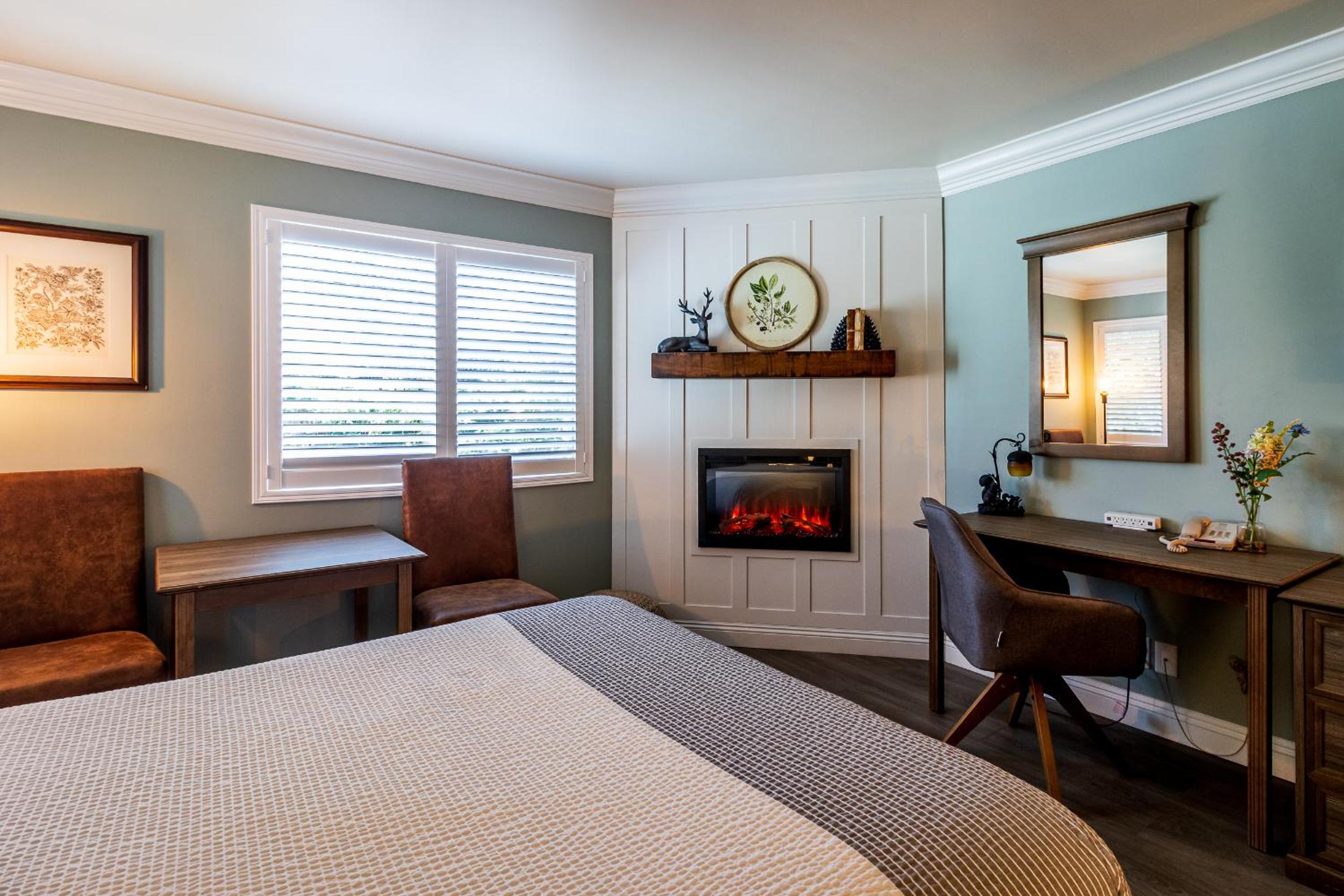 Deluxe Queen Room - Photo 3