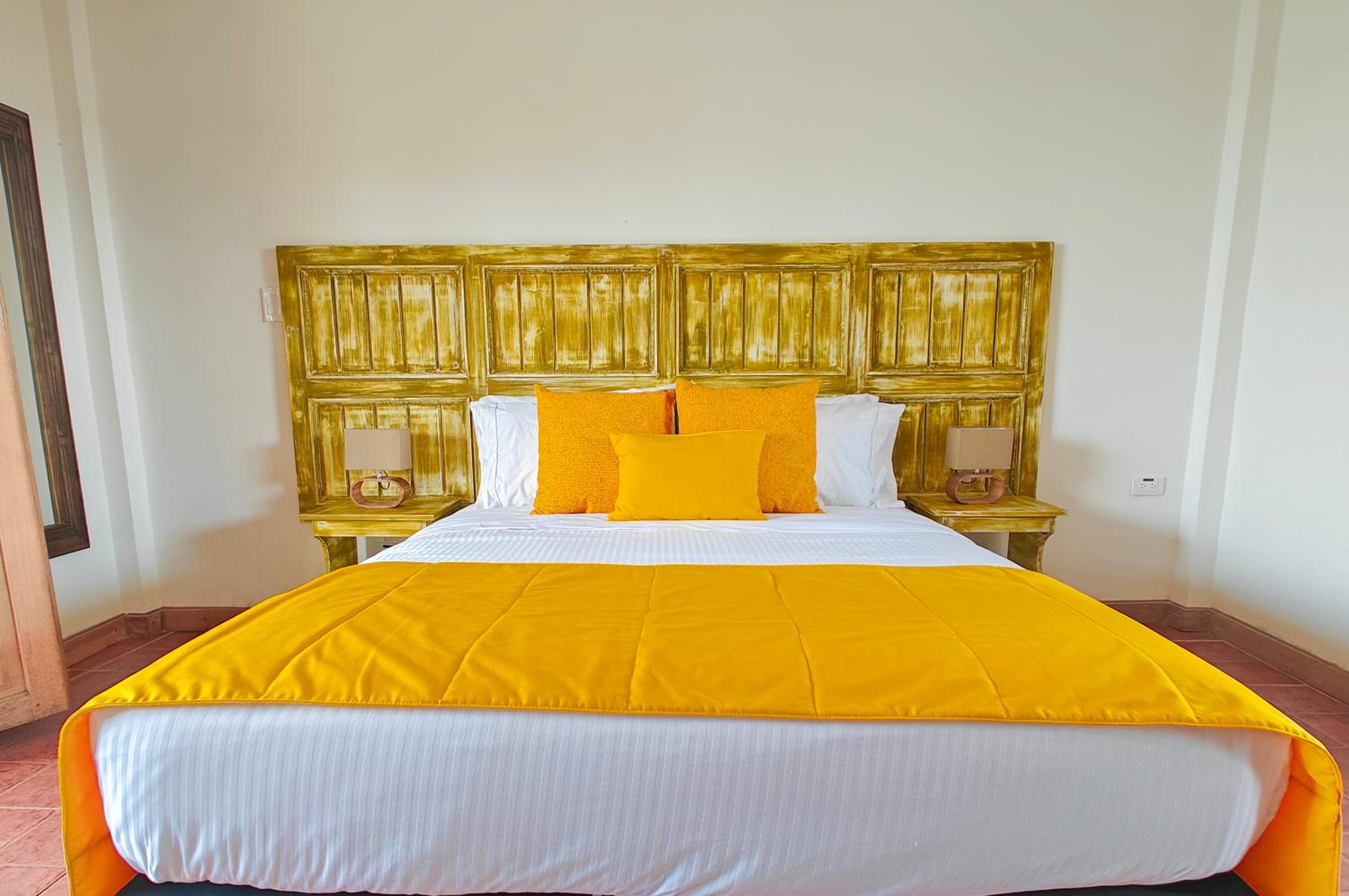 Deluxe Queen Room photo 2