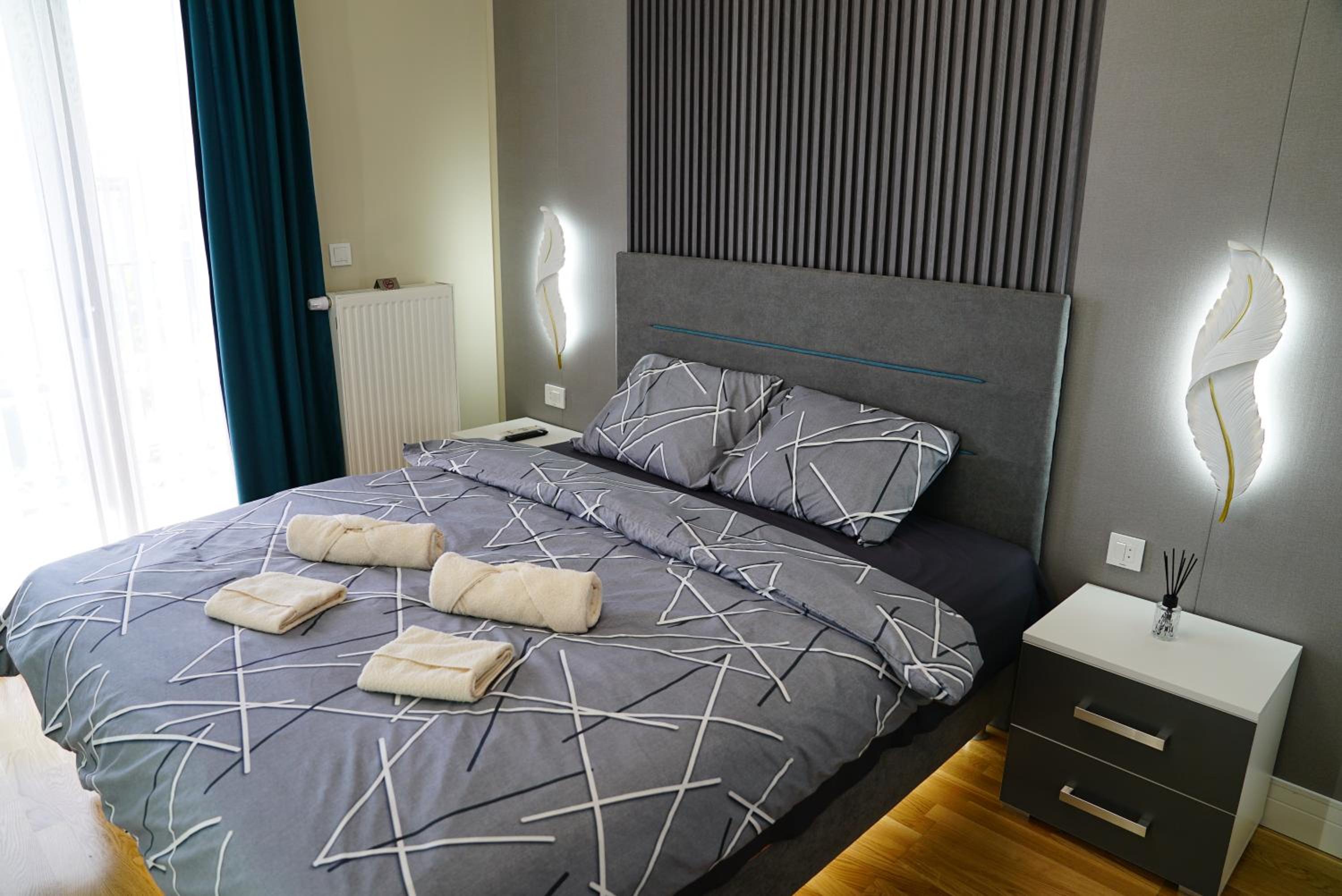 One-Bedroom Apartment photo 3