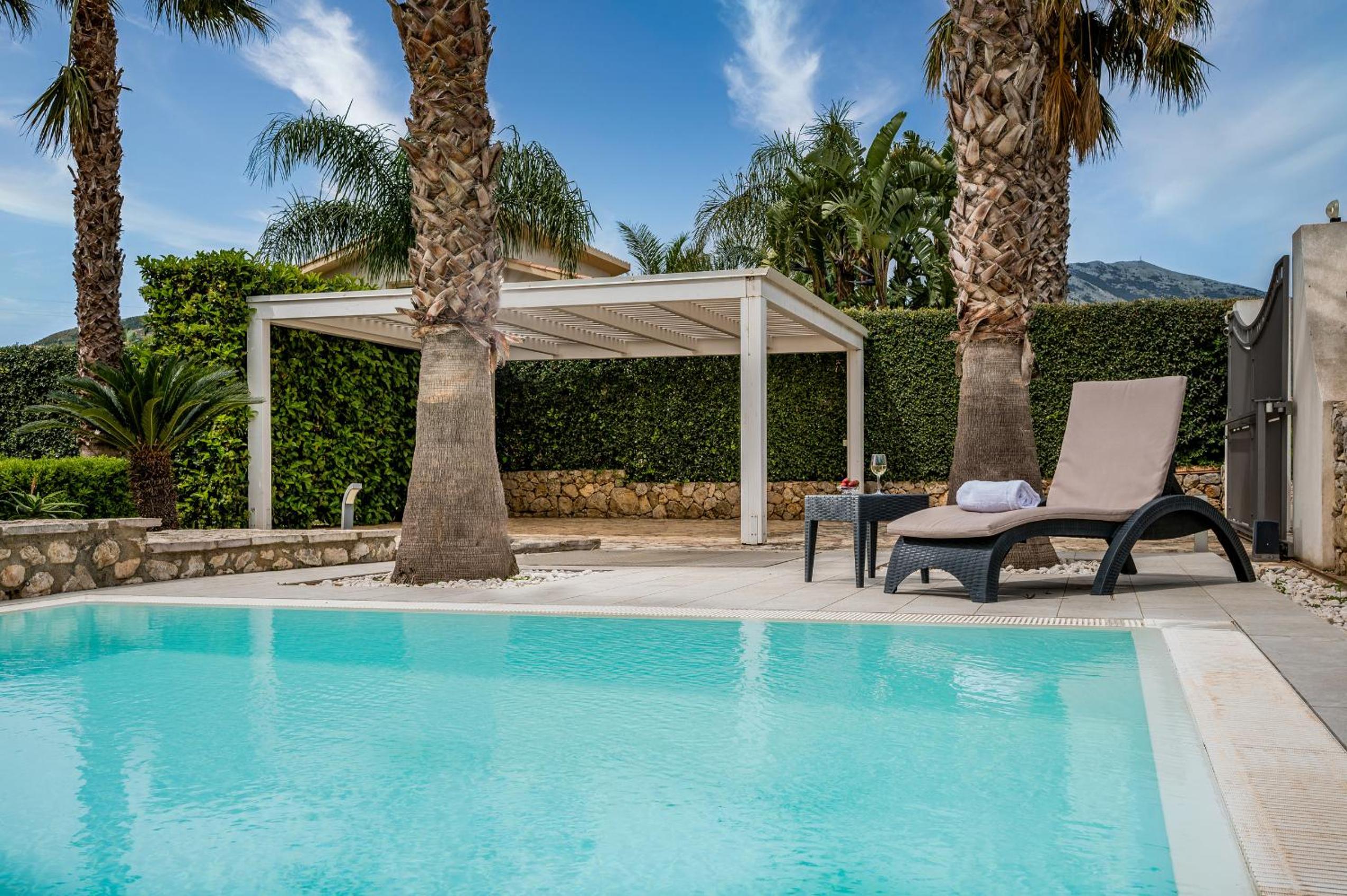 Villa with Private Pool photo 1