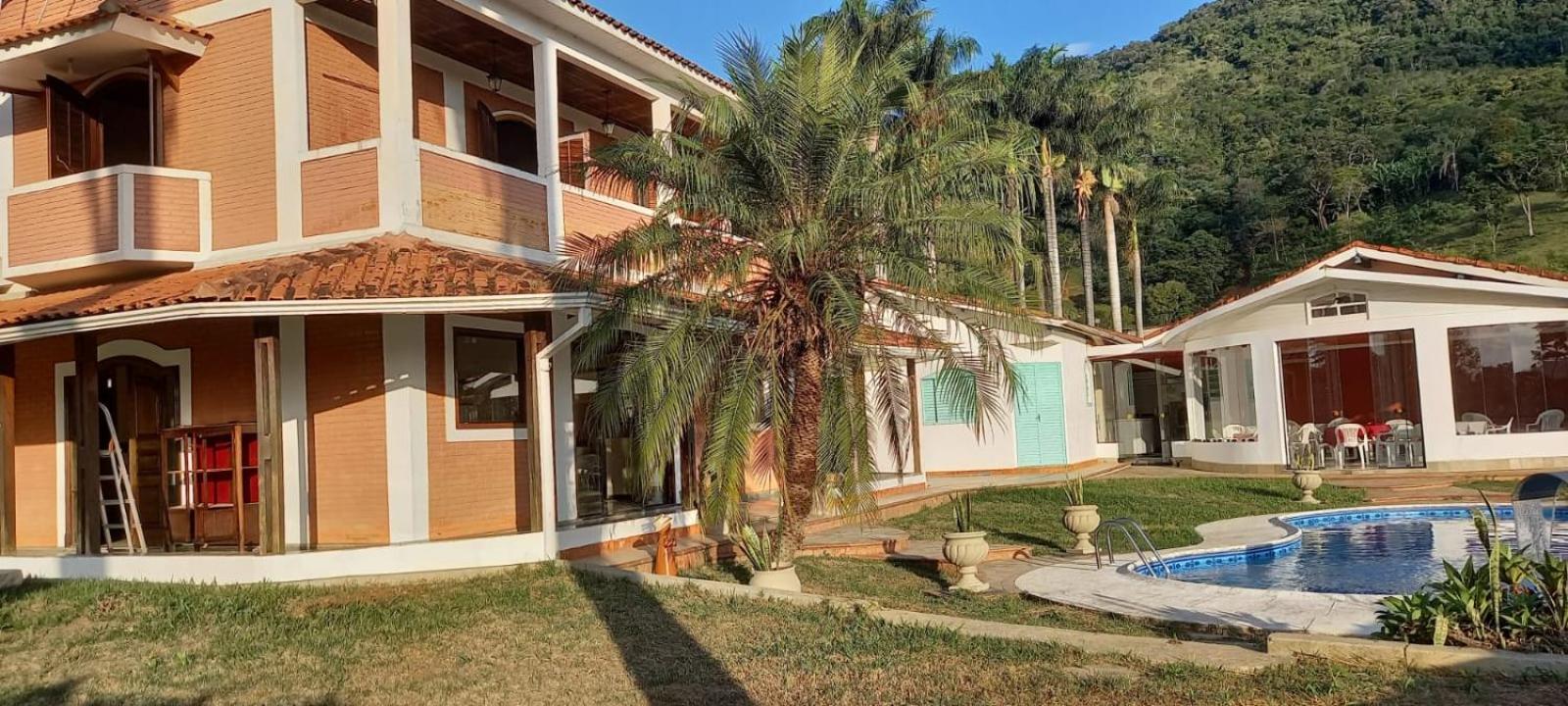 Four-Bedroom House photo 2