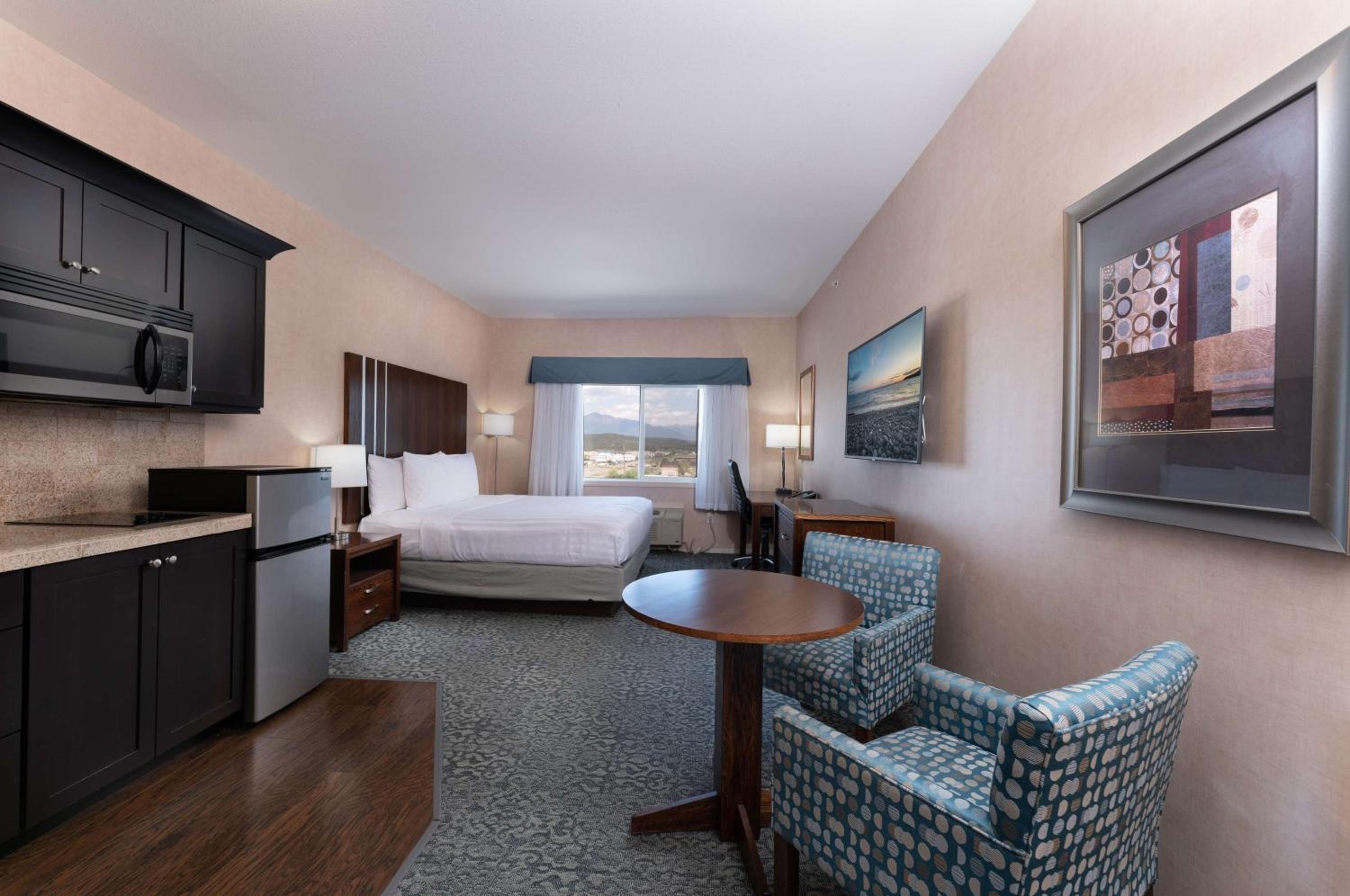 King Room with Full Kitchen - Nonsmoking