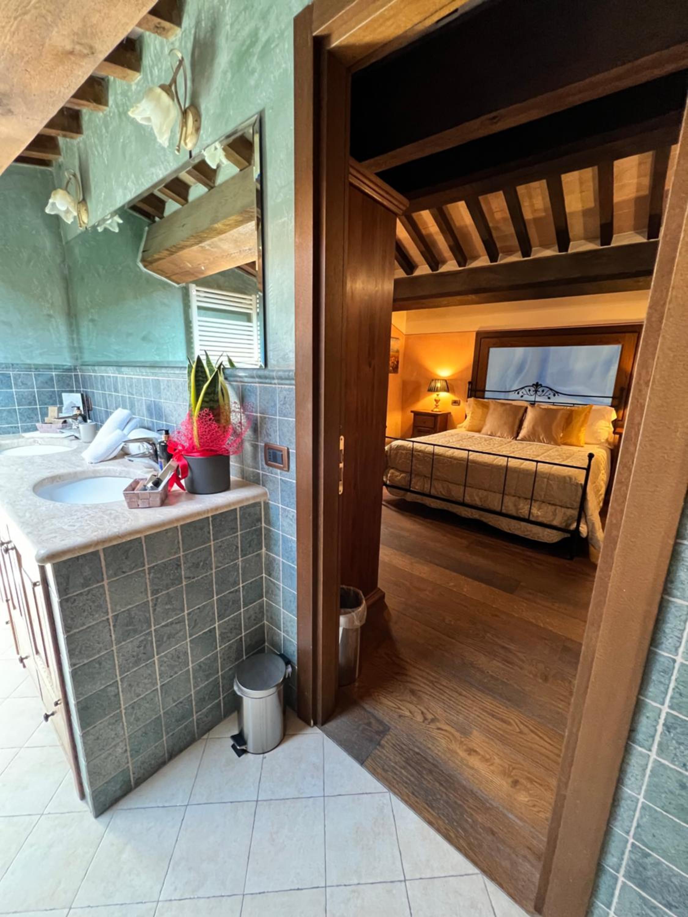Family Two-Bedroom Apartment with View photo 2