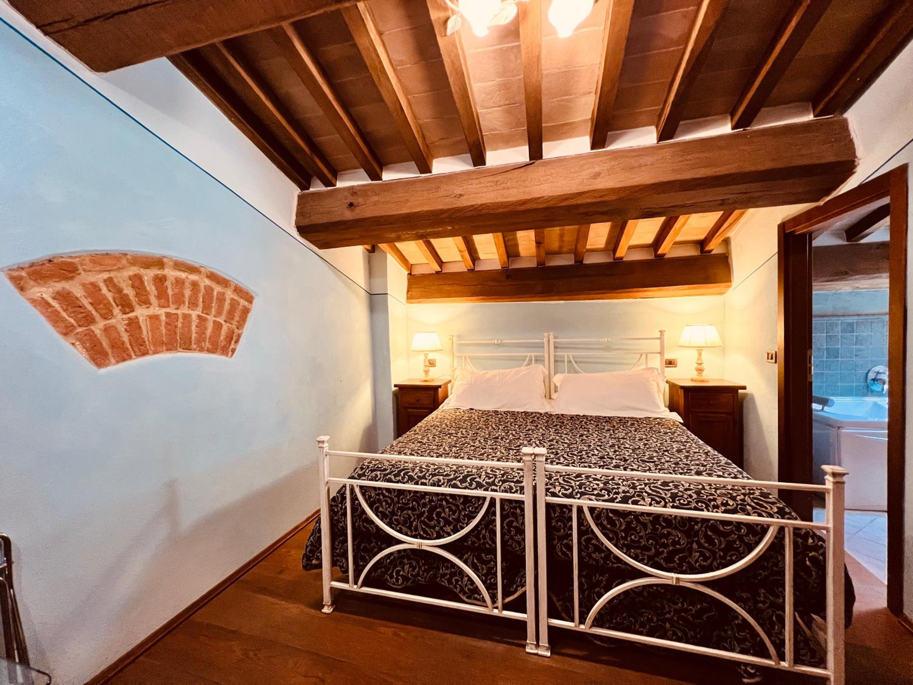 Family Two-Bedroom Apartment with View photo 3