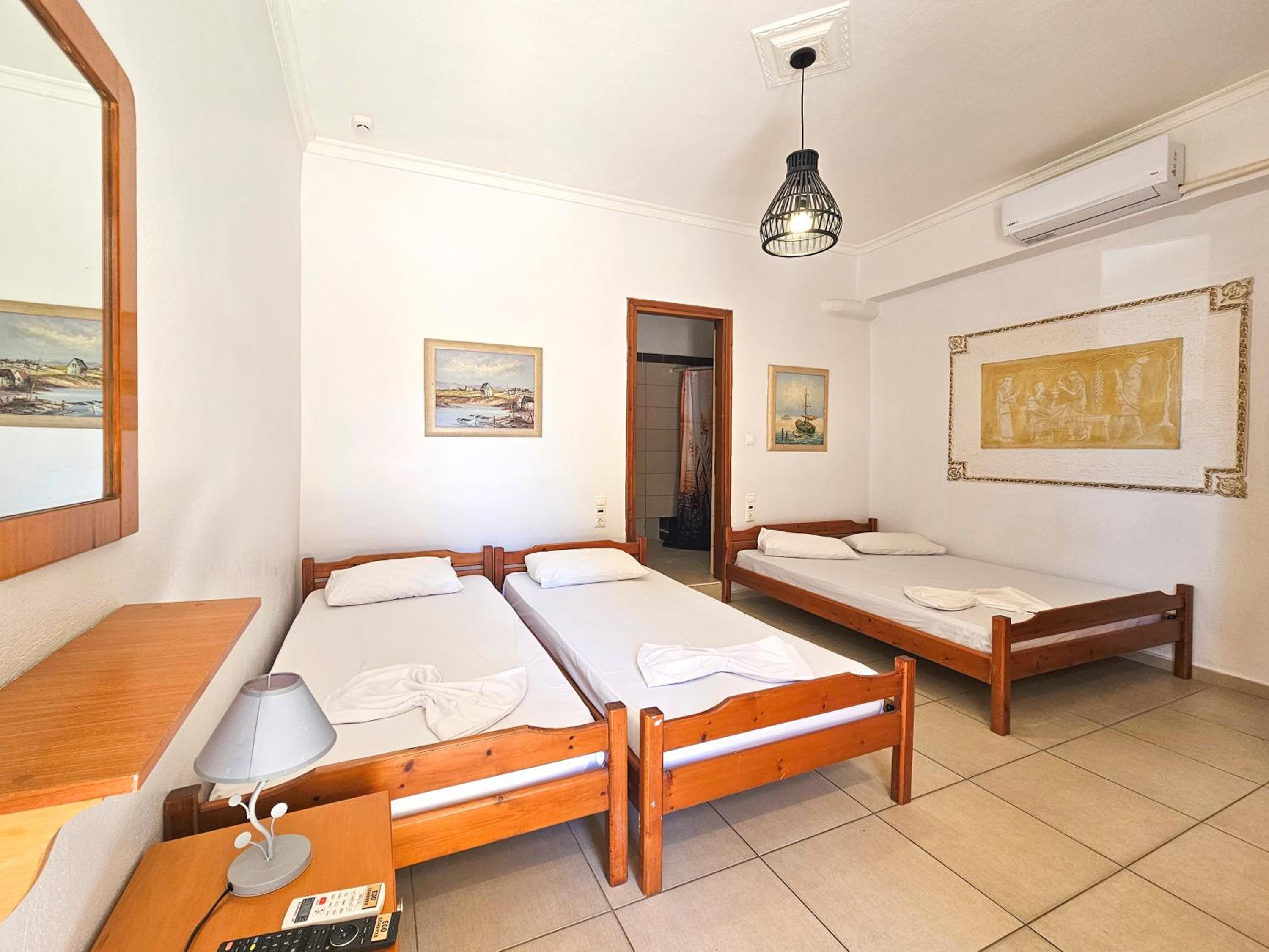 Comfort Triple Room with Shower