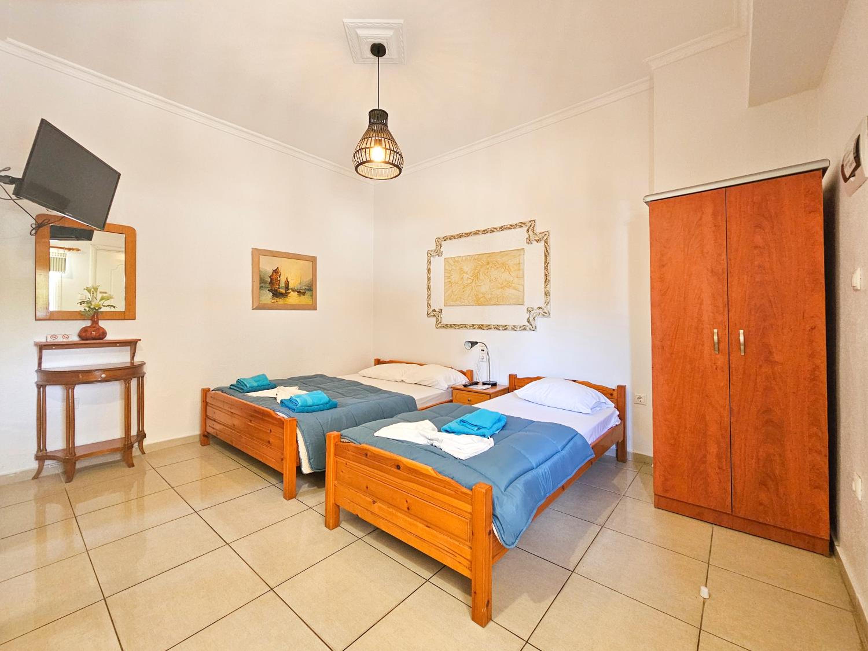 Basic Triple Room