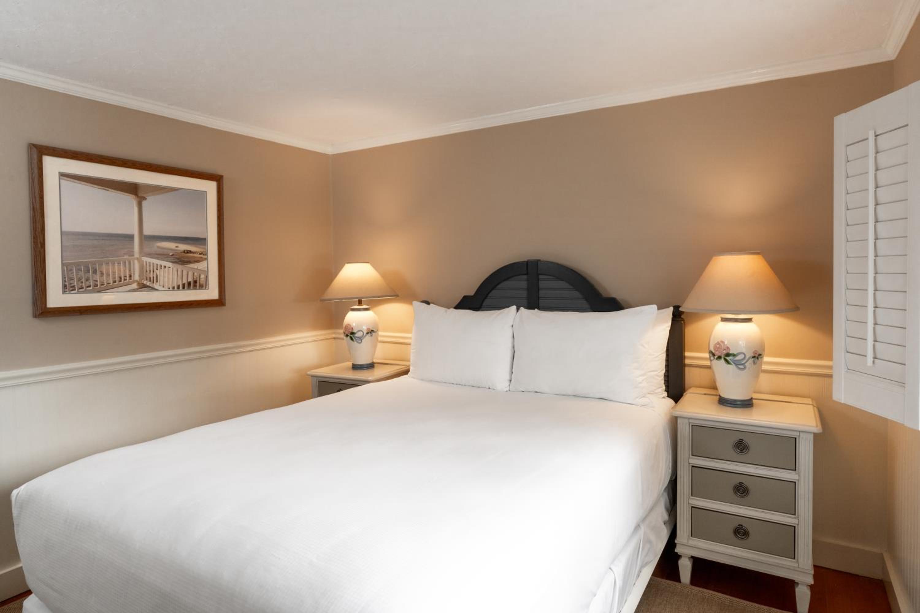 Water View Queen Suite