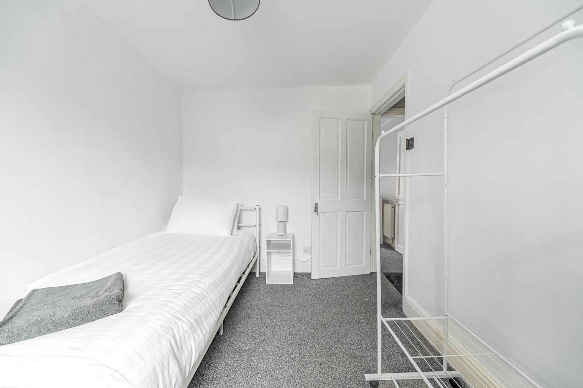Three-Bedroom House photo 2